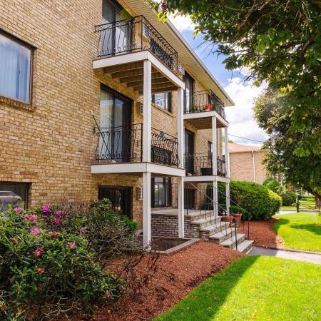 Private Balconies | Princeton Park | Apartments Lowell MA