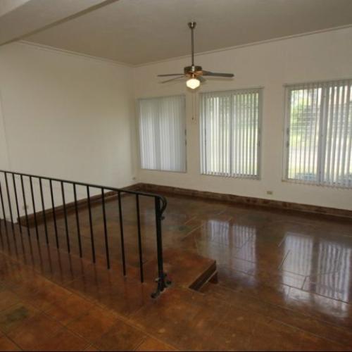 4-bedroom historic stucco on Wheeler, front entry, open floor plan