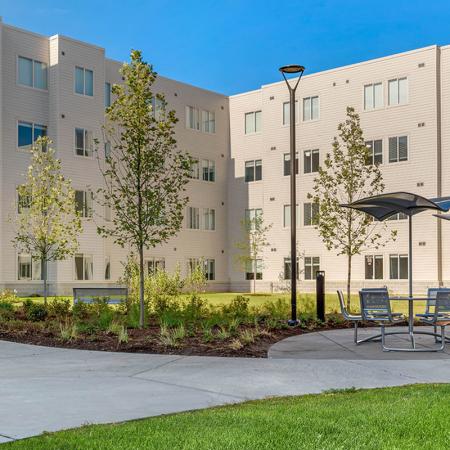 exterior courtyard | purdue student apartments | aspire at discovery park