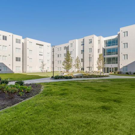 exterior courtyard | purdue student apartments | aspire at discovery park