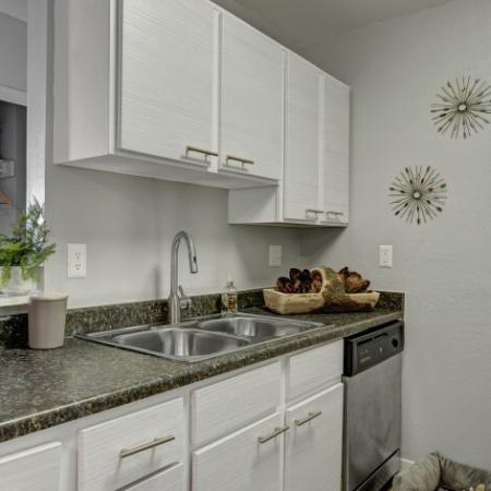 Elegant Kitchen | Apartments For Rent In Aurora Co | The Grove at City Center