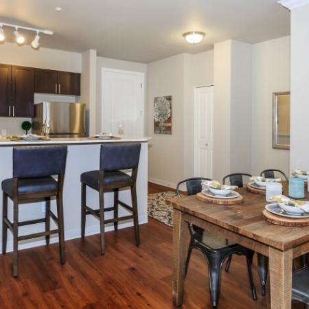 Dining Area | Outlook at Pilot Butte Apartments | Bend Oregon Apartments
