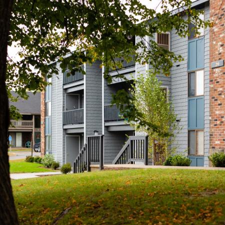 Expansive Grounds | Apartments Near Haverhill Ma | Princeton Bradford Apartments