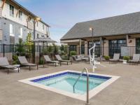 Spa and Pool | Edgewood WA Apartments | 207 E Apartments