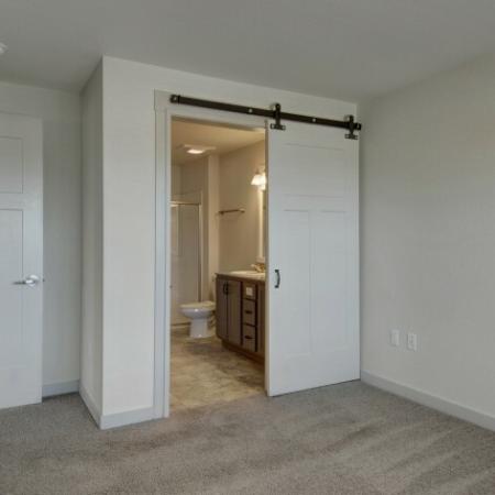 Elegant Bedroom | Apartments In North Bend Oregon | Seasons at Farmington