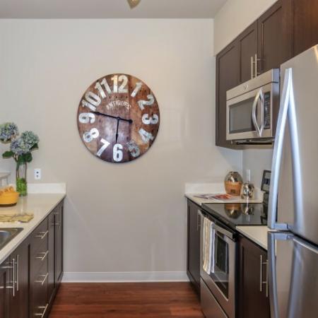 Streamlined Kitchen | Outlook at Pilot Butte Apartments | Bend Oregon Apartments