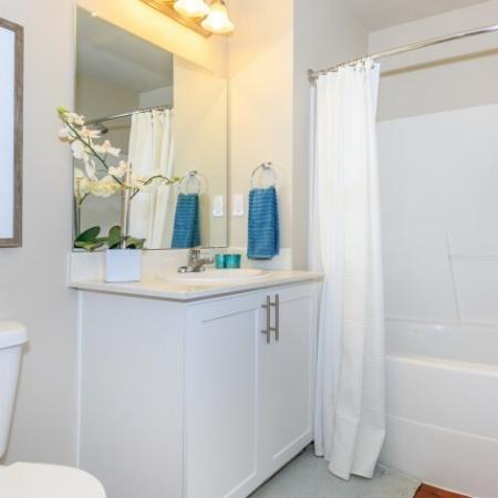 White on white Bathroom | Outlook at Pilot Butte Apartments | Bend Oregon Apartments