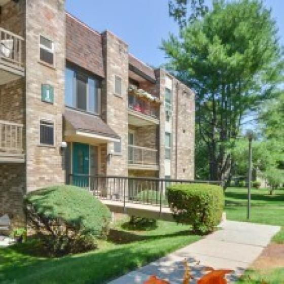 Summit Trace Apartments | Langhorne Luxury Apartments