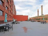 Sun Deck with tables & chairs - Cold Storage Lofts | Kansas City Apartments |