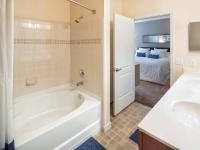 Luxurious Bathroom | Apartments for rent in Orlando, FL | 525 Avalon Park