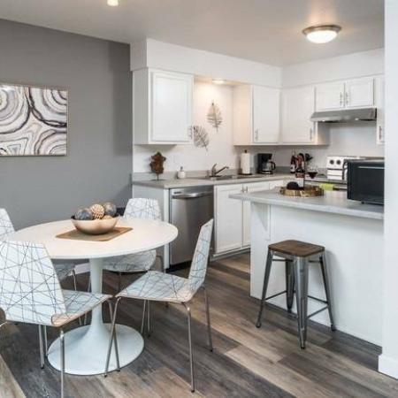 Elegant Kitchen | Apartments in Bend OR | Sienna Pointe