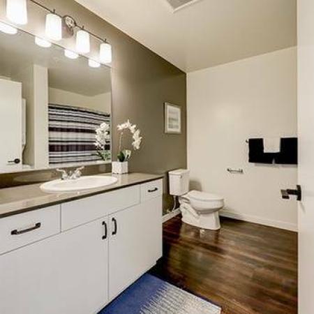 Large Bathroom with Ample Storage | Apartments for Rent in Seattle WA | 624 Yale