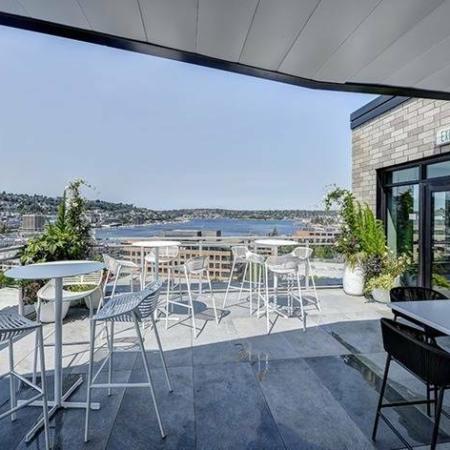 Rooftop Lounge Seating | Apartments in Seattle WA | 624 Yale