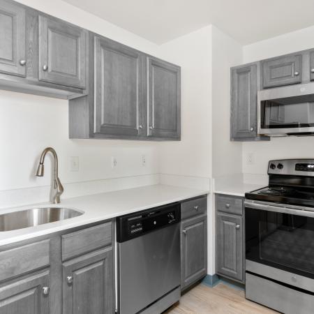 Modern Kitchen | Millbury MA Apartments | Cordis Mills