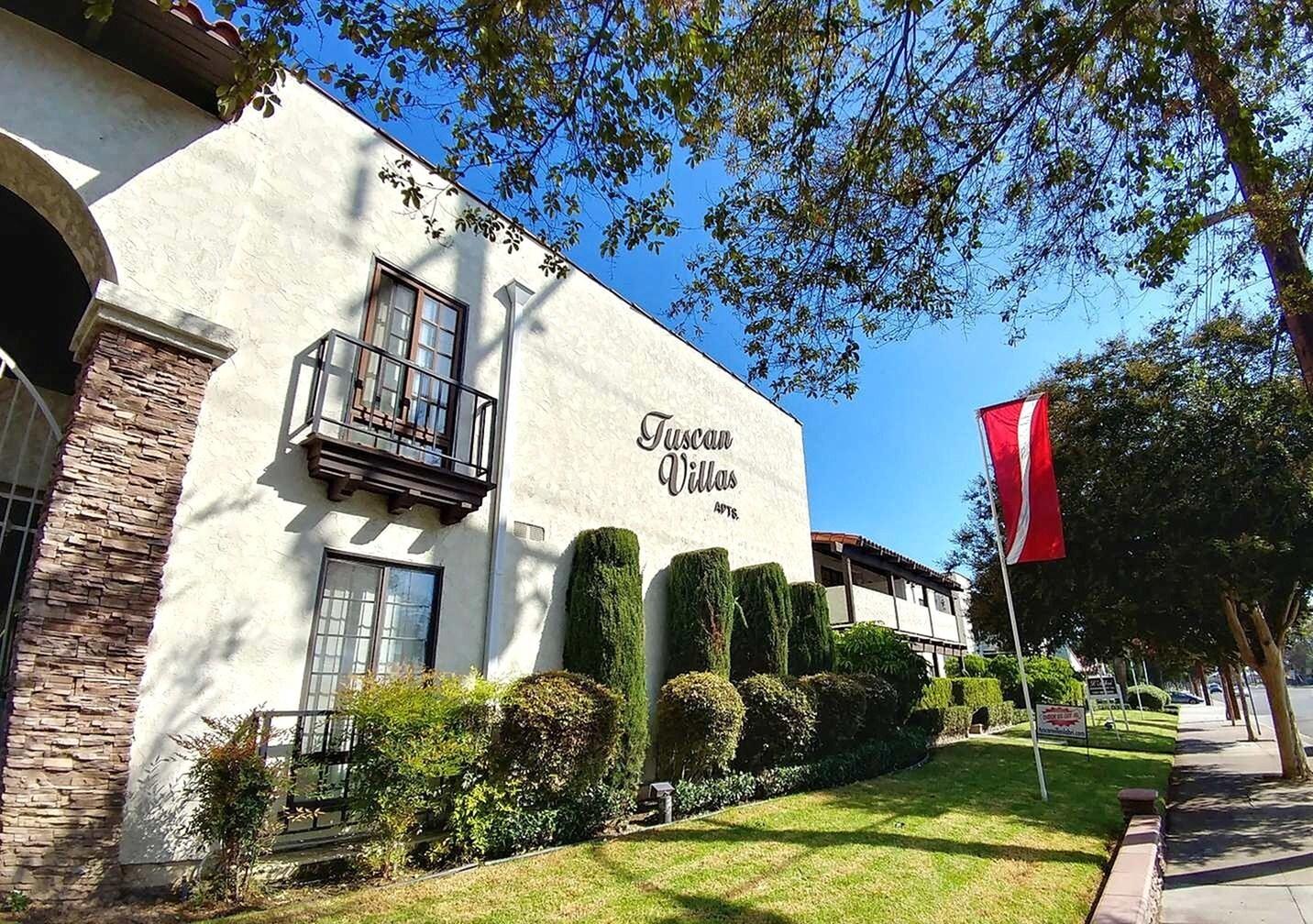 View Photos TUSCAN VILLAS