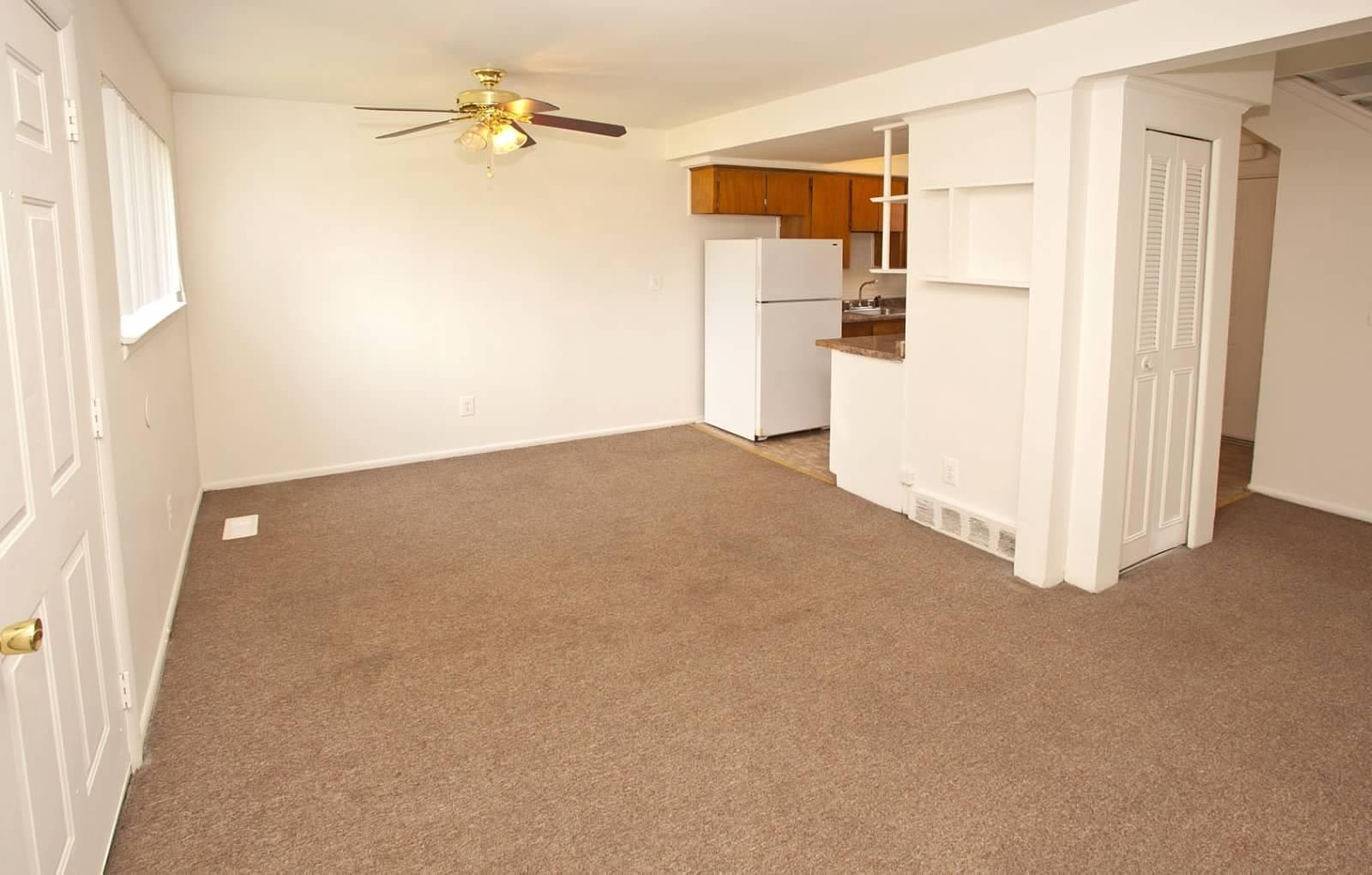 View Photos MacArthur Manor Apartments Townhomes in Warren