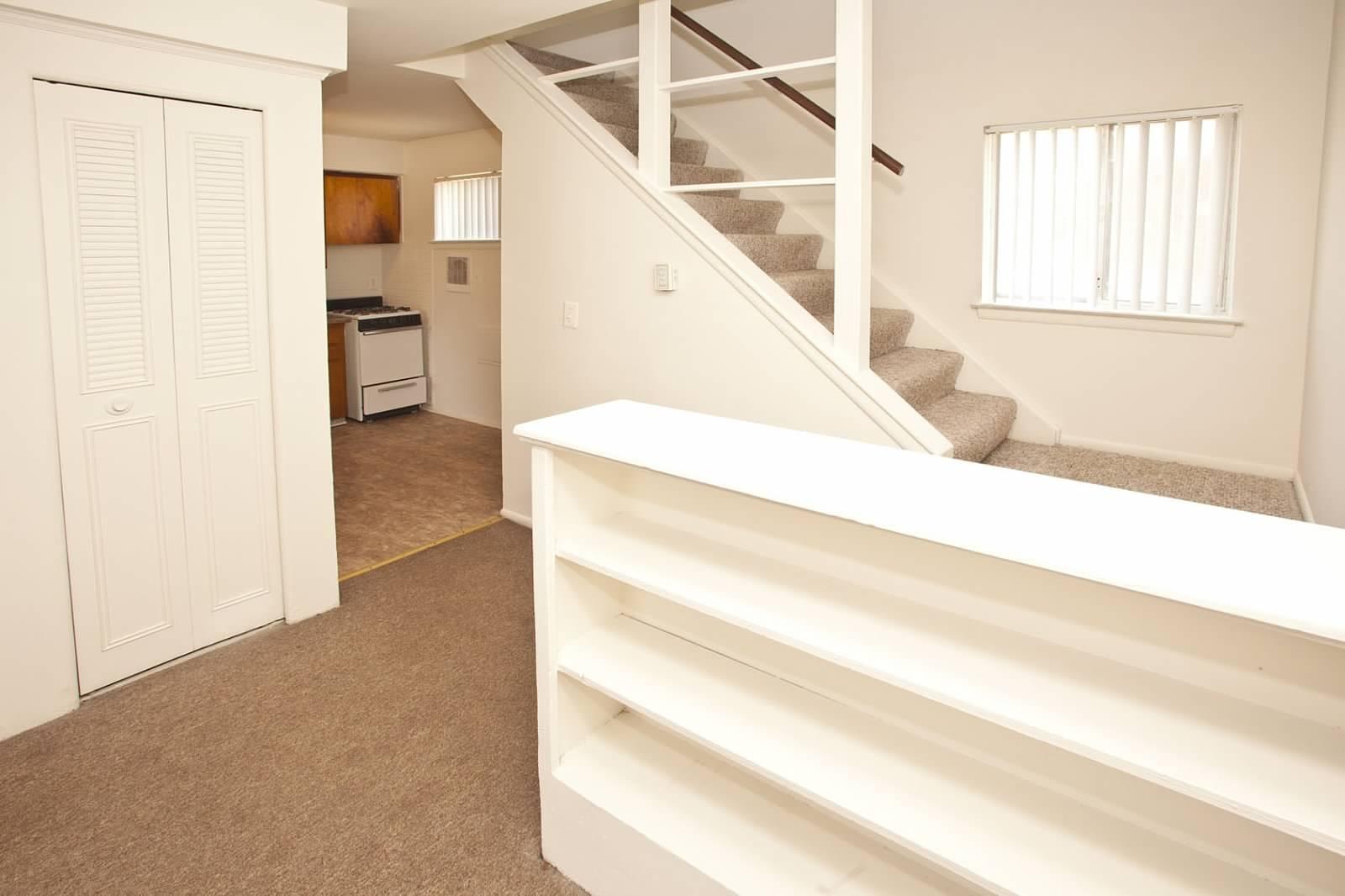 View Photos MacArthur Manor Apartments Townhomes in Warren