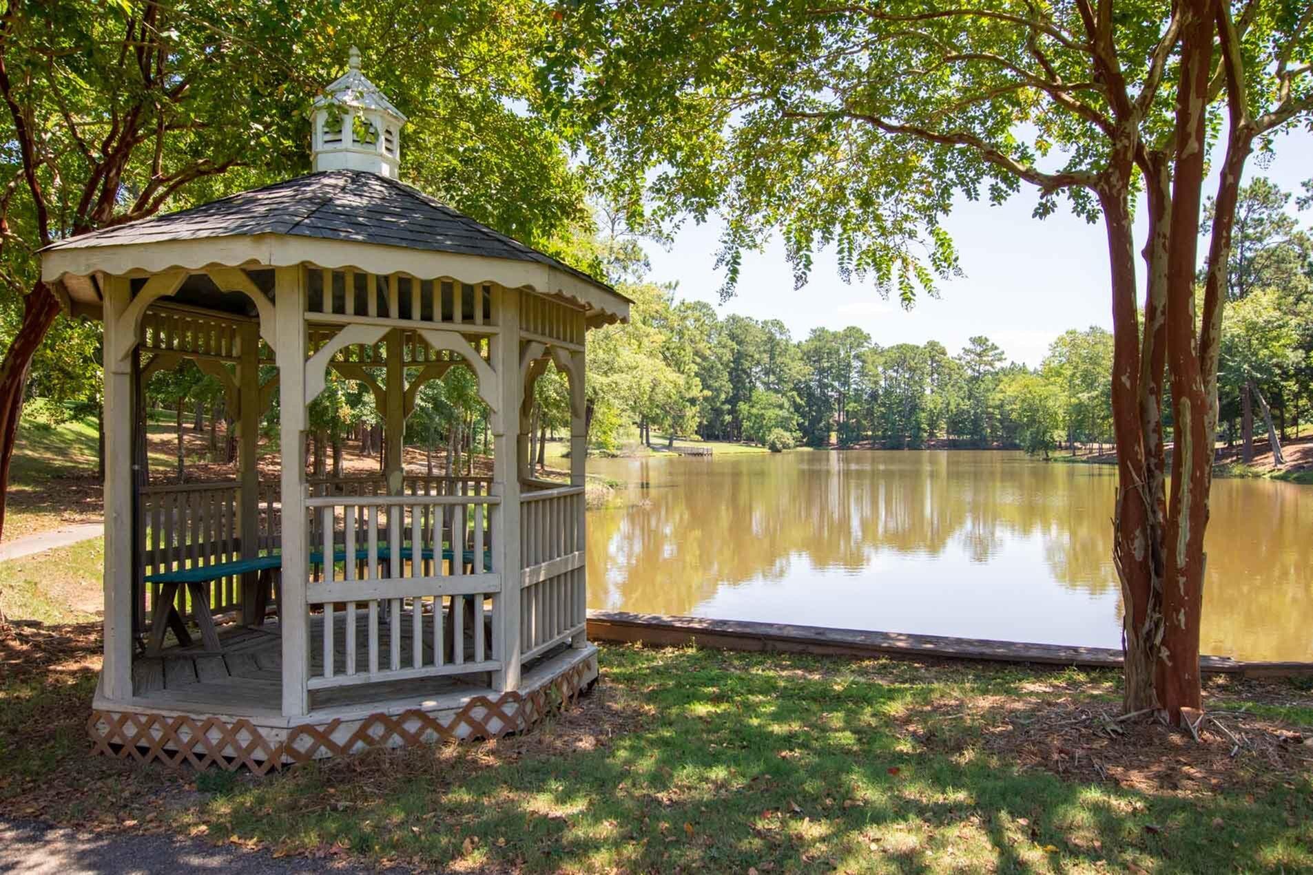 View Photos Lullwater Apartments