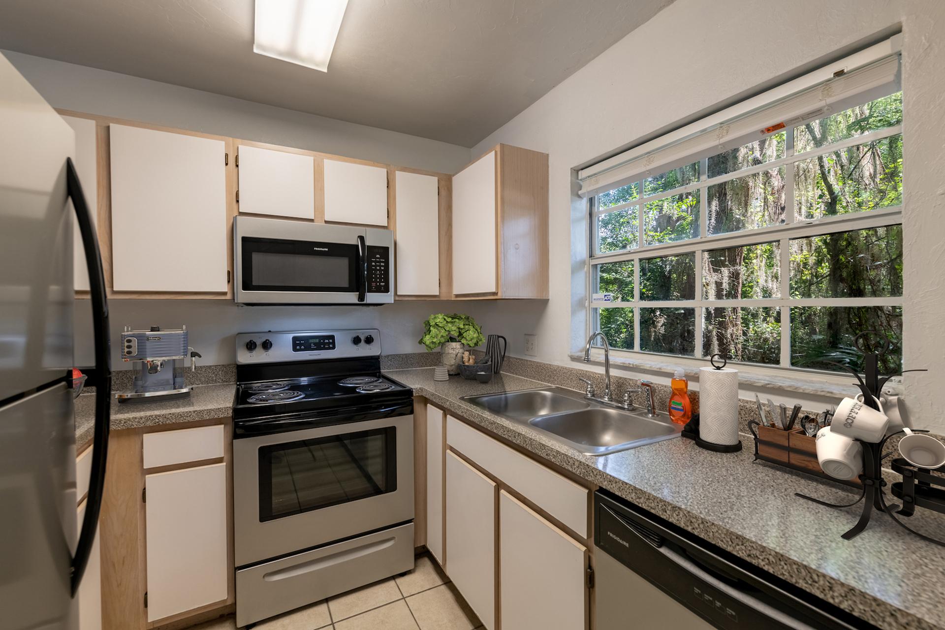 View Photos College Manor