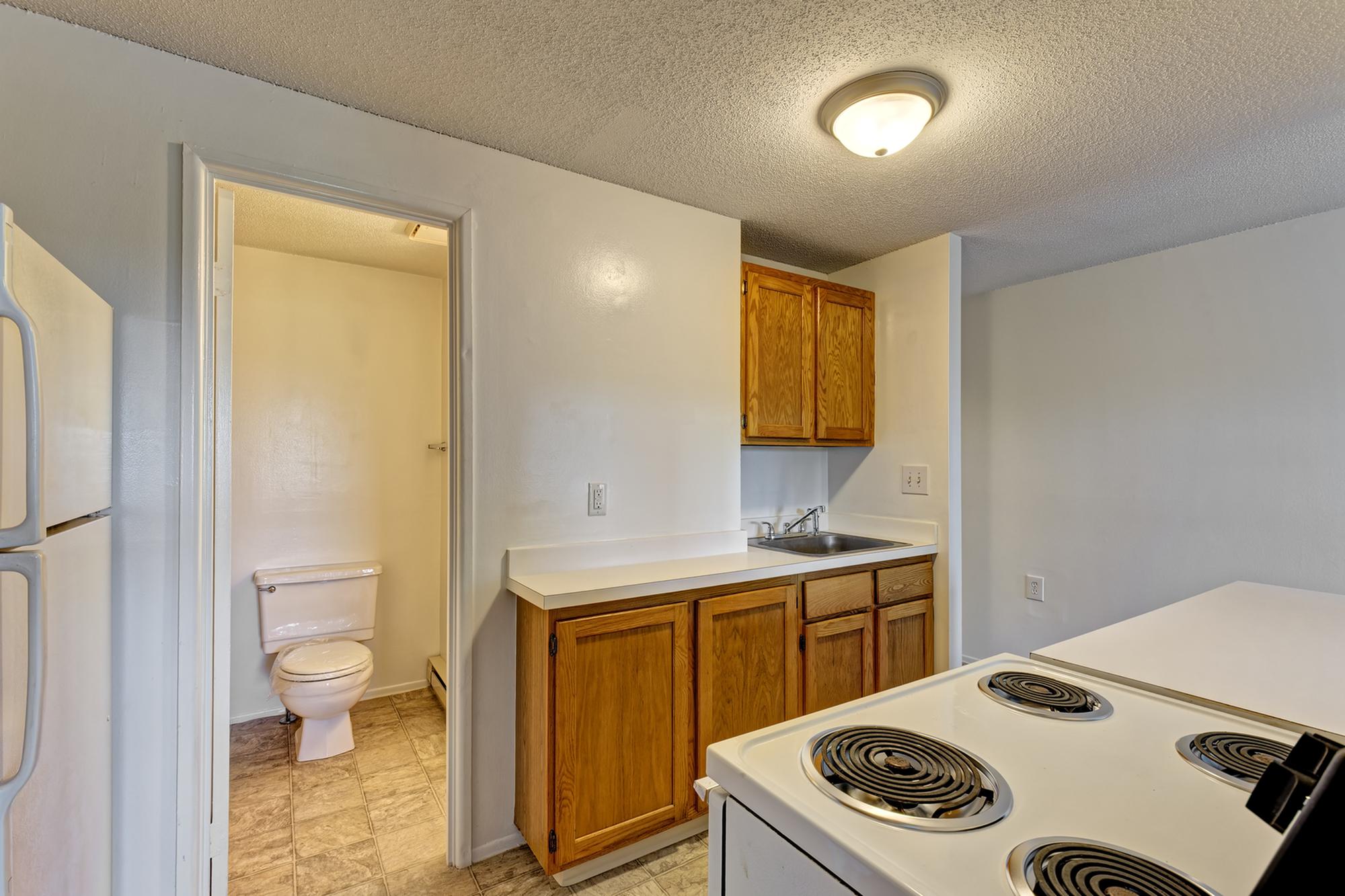 View Photos Burgundy Apartments Apartments in Middletown