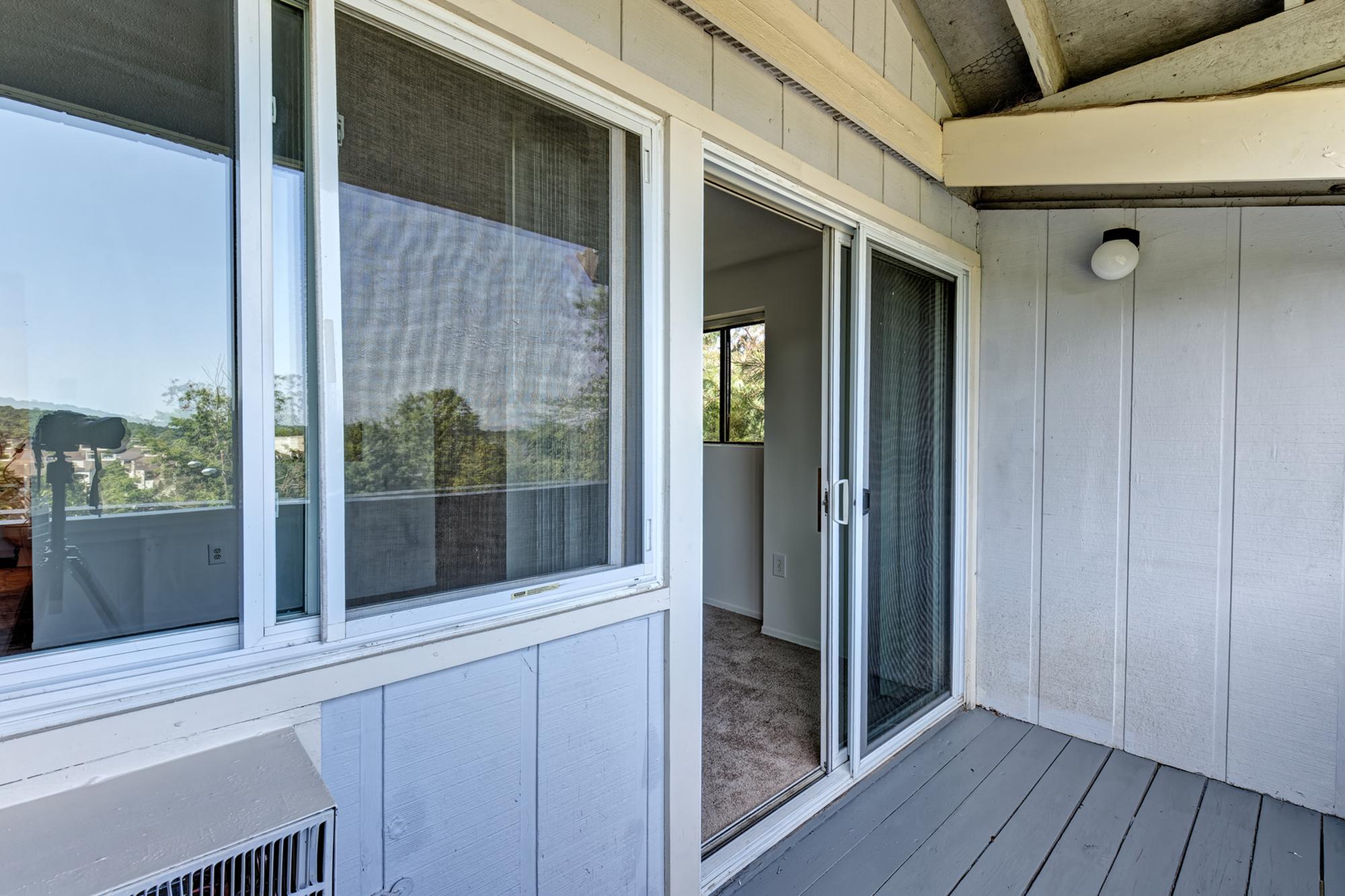 View Photos Burgundy Apartments Apartments in Middletown