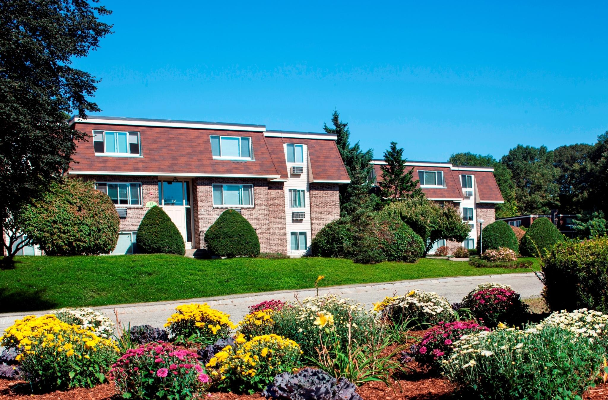 Milford Apartments Groves at Milford