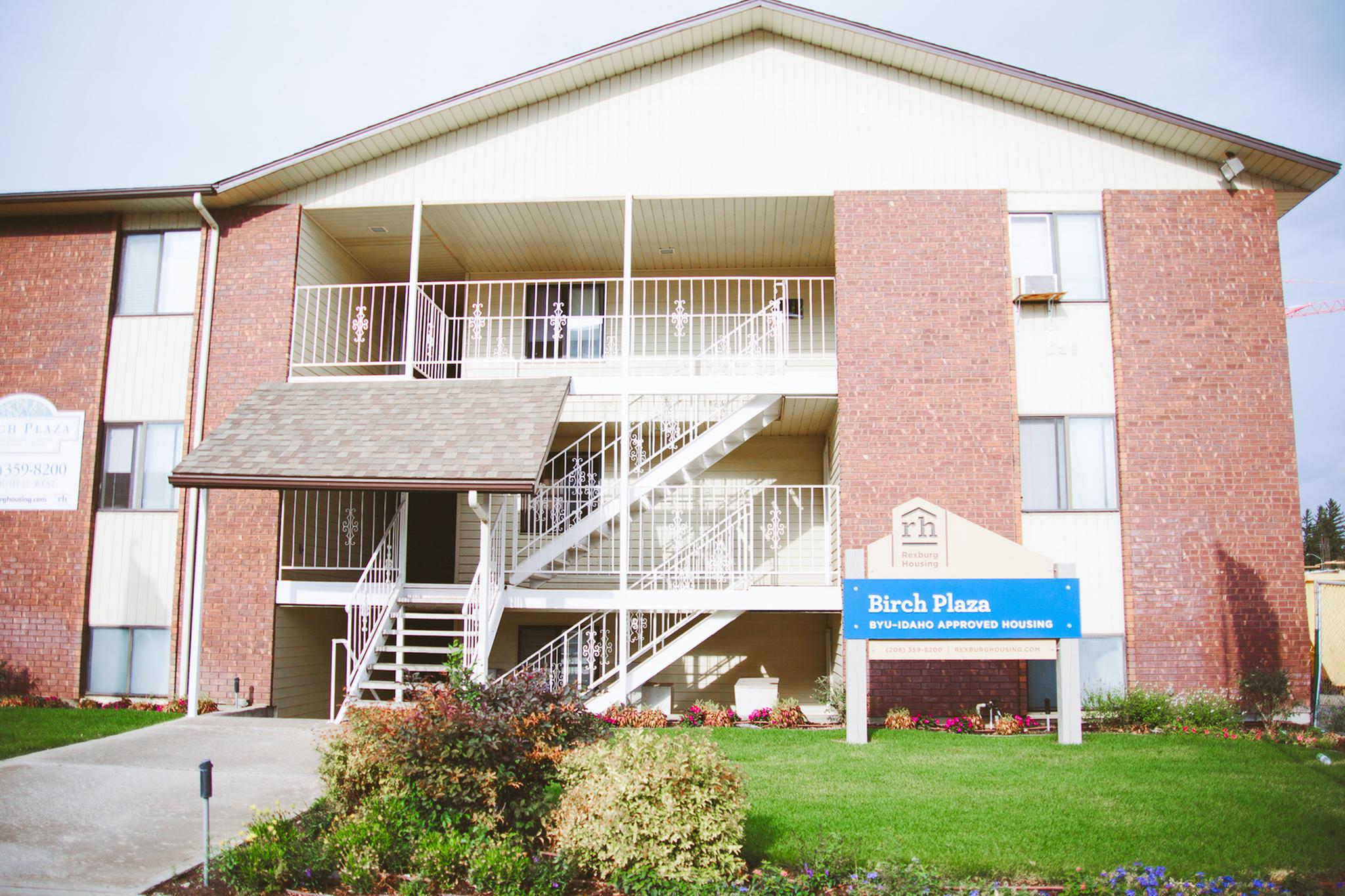 View Photos & Take A Virtual Tour Birch Plaza