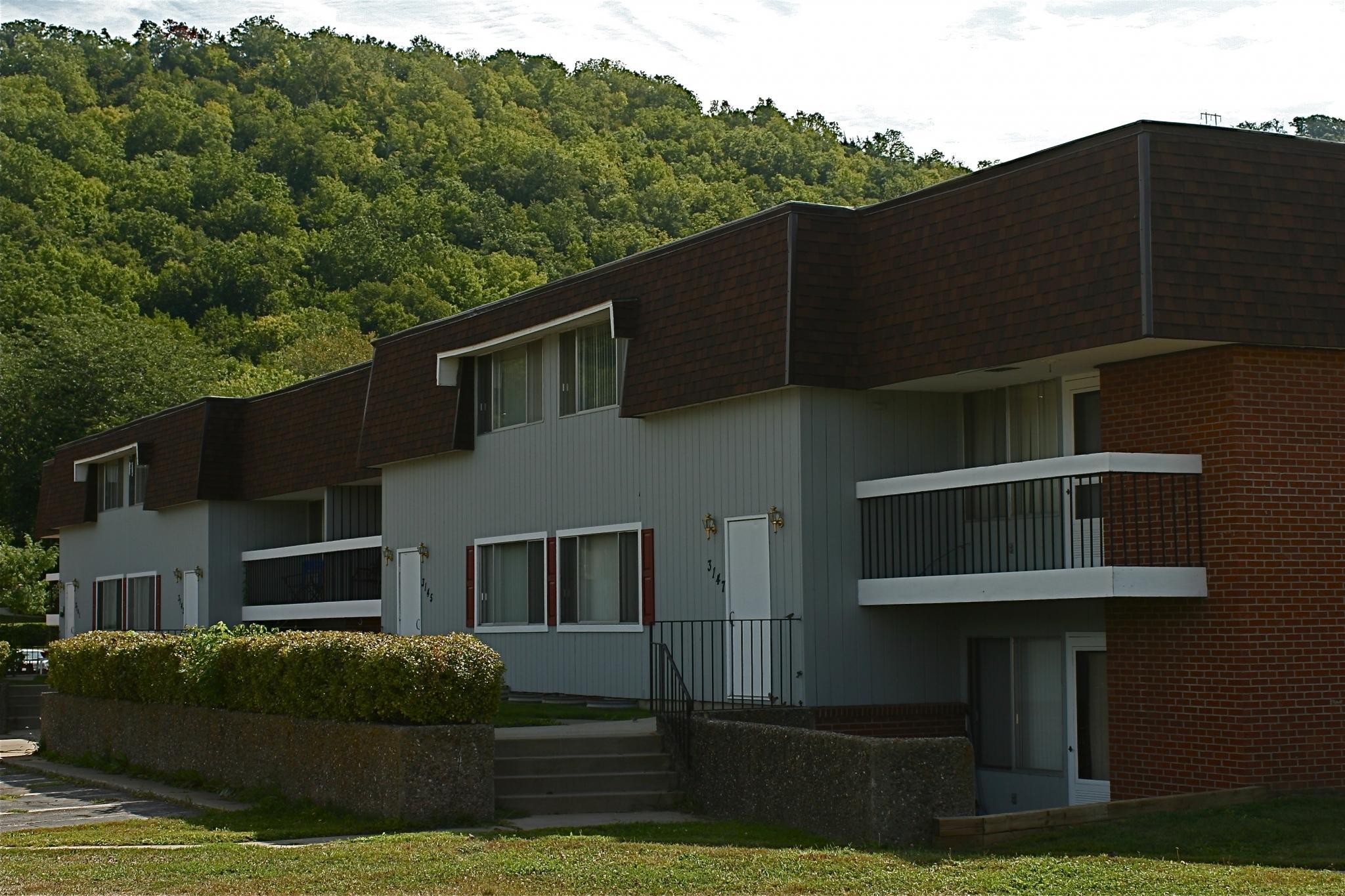 View Photos Arrowhead Apartments & Townhomes