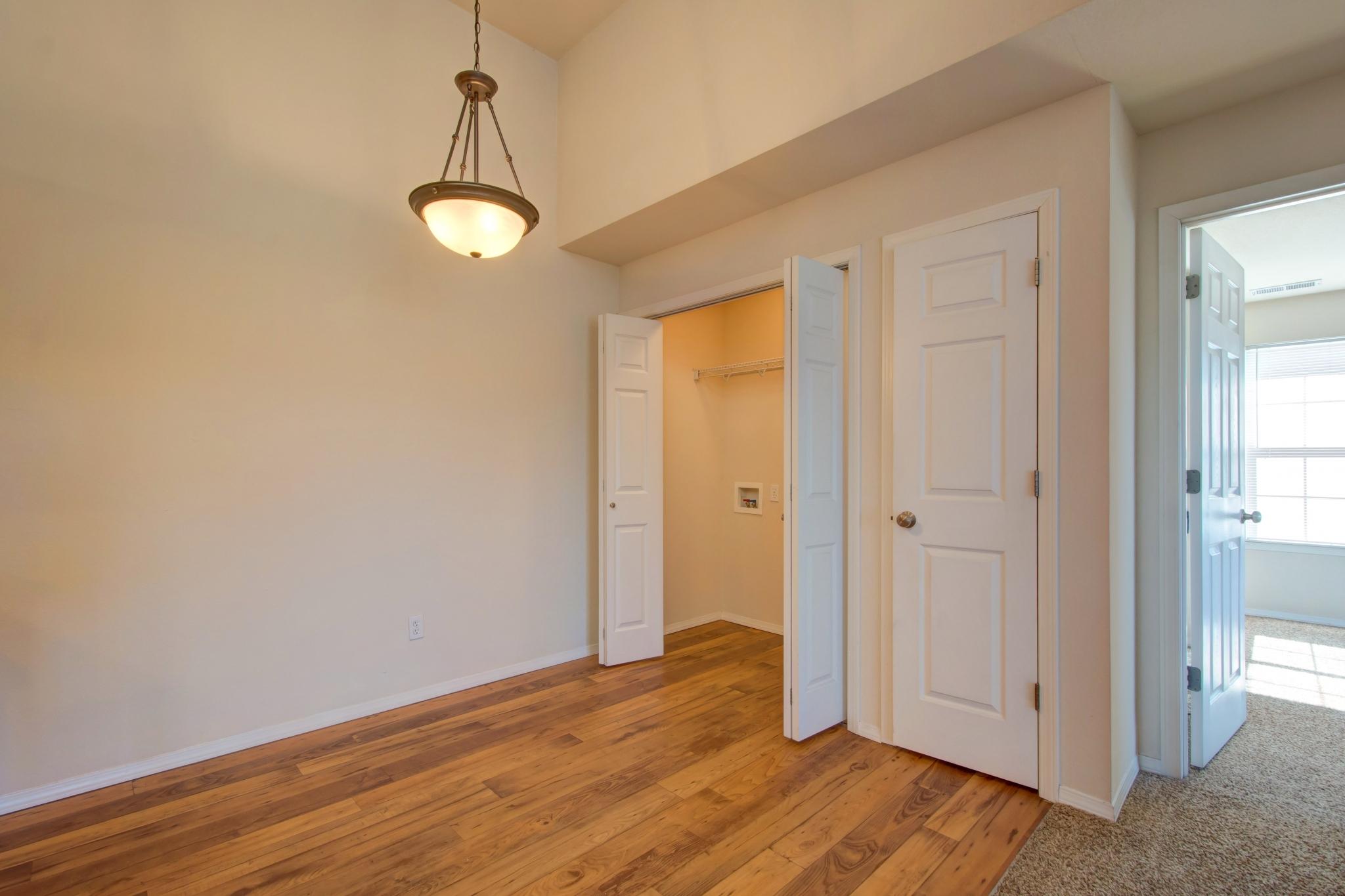 View Photos Hawthorn Suites Apartments