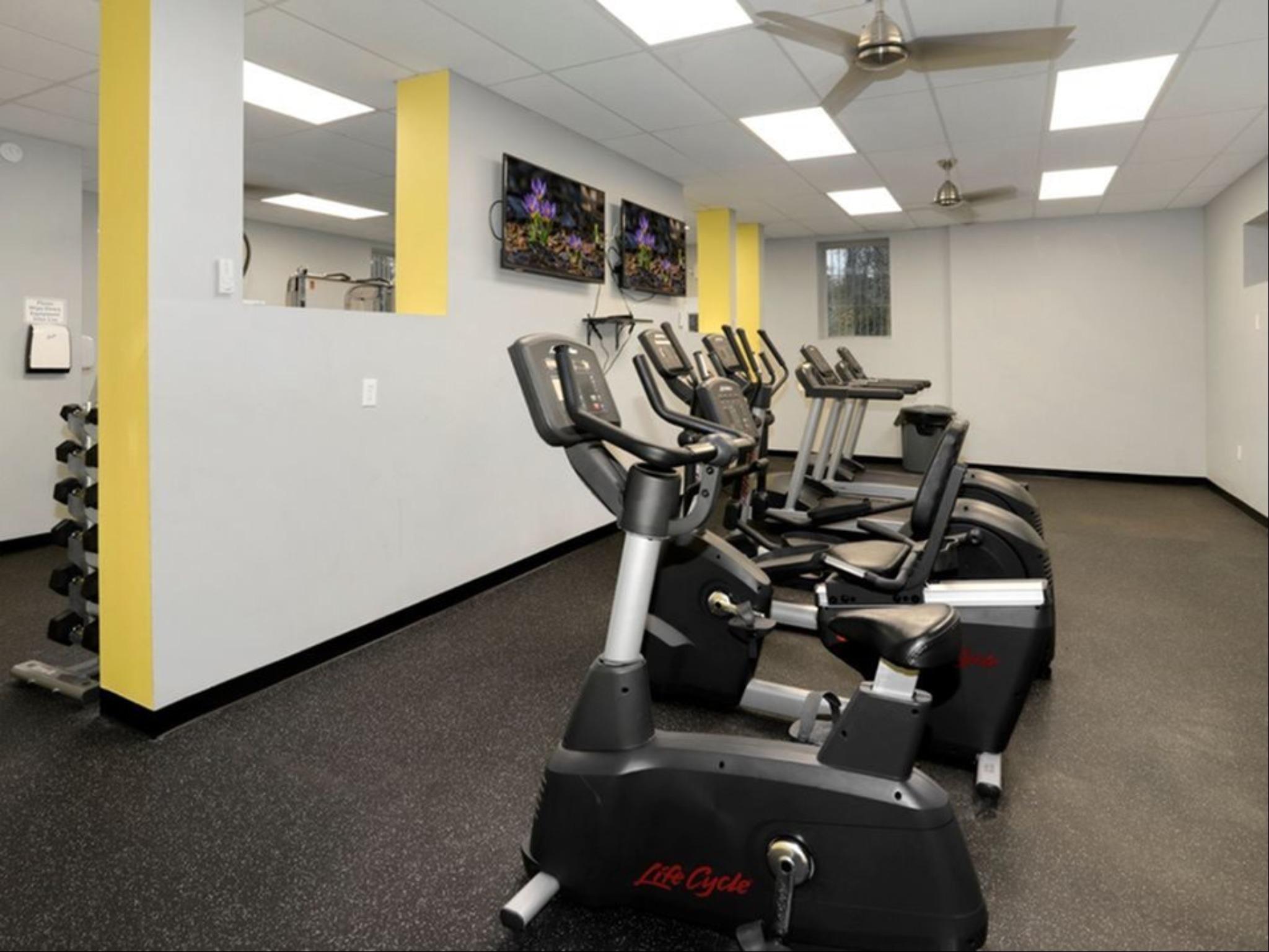 View Photos Emerald Apartments