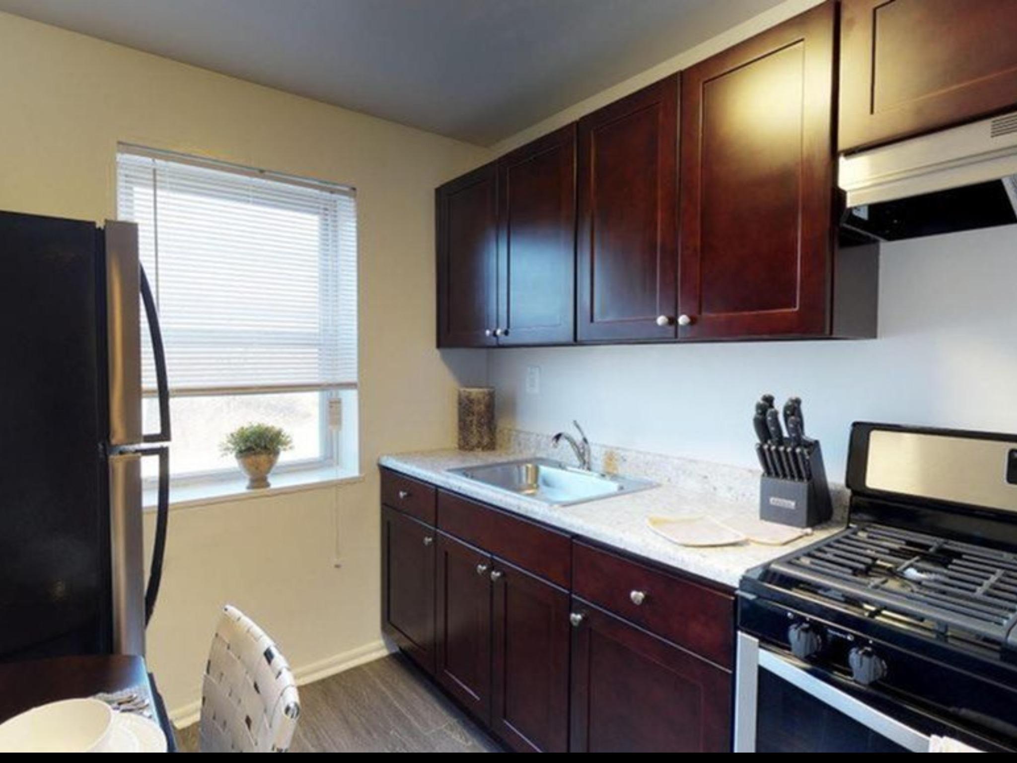 View Photos Emerald Apartments