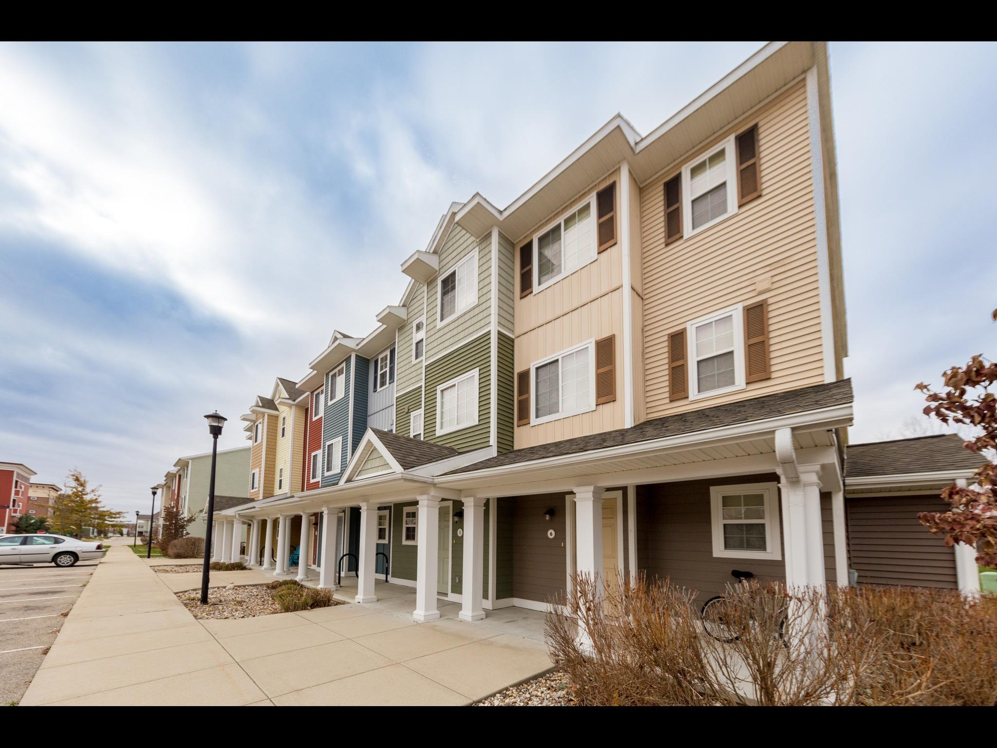 Photos 48 West Allendale, Michigan Apartments