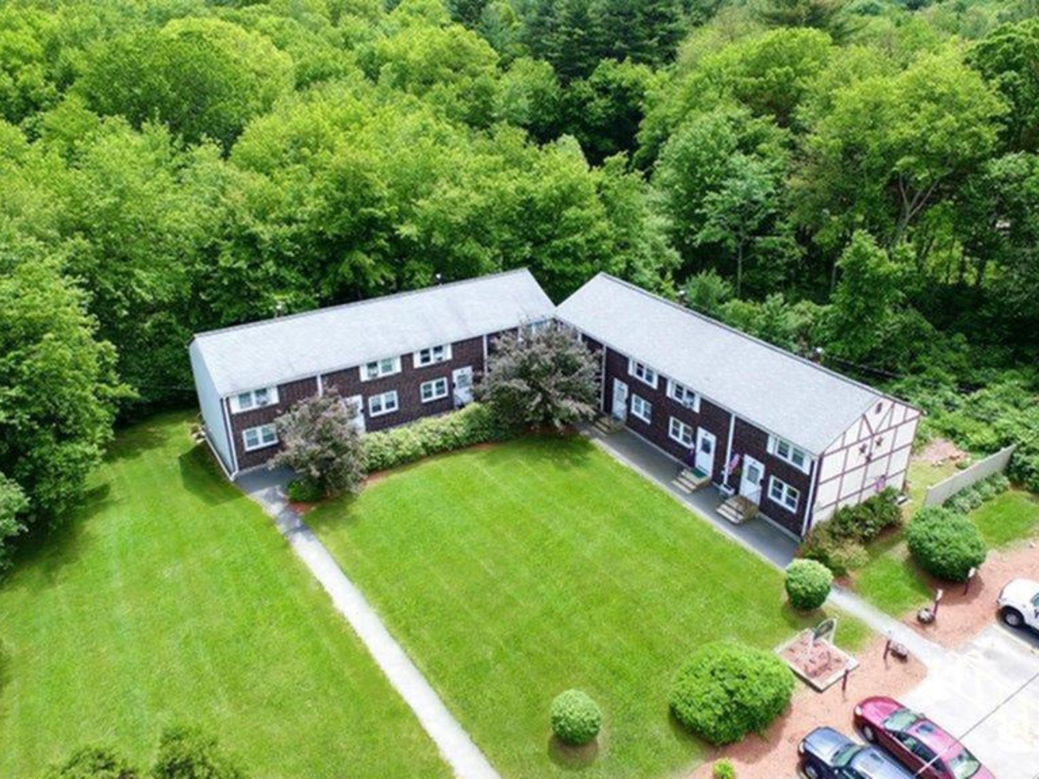 View Photos Oak Street Apartments