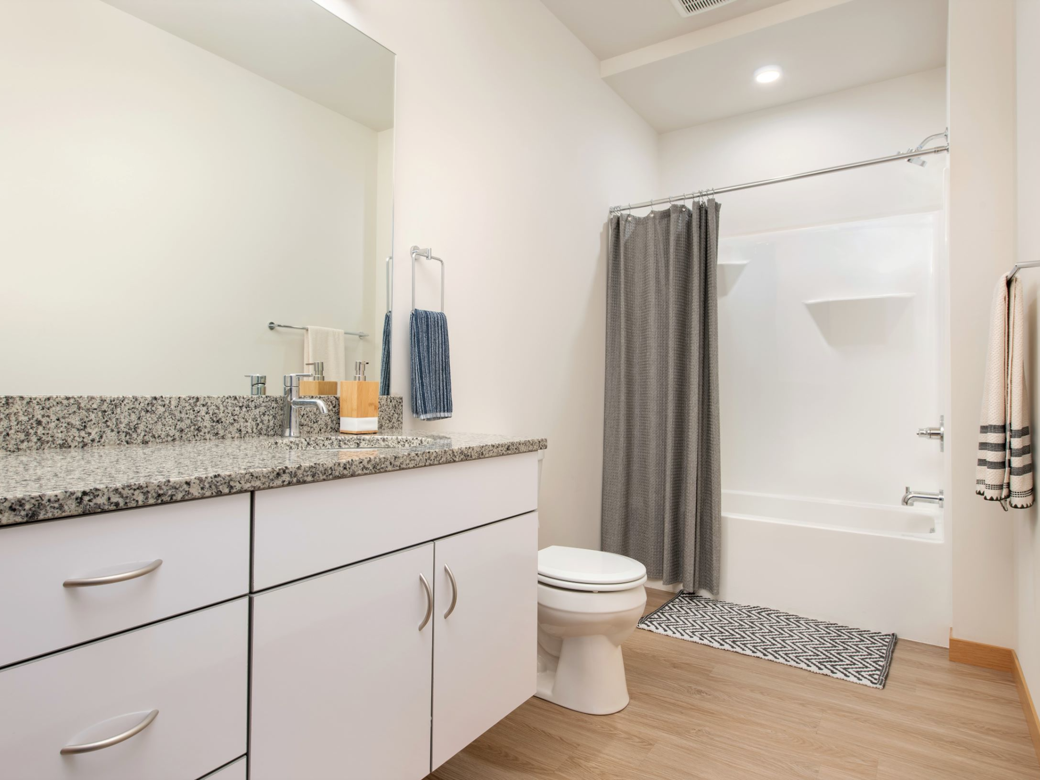 Photos & Virtual Tour Rhythm Milwaukee Apartments