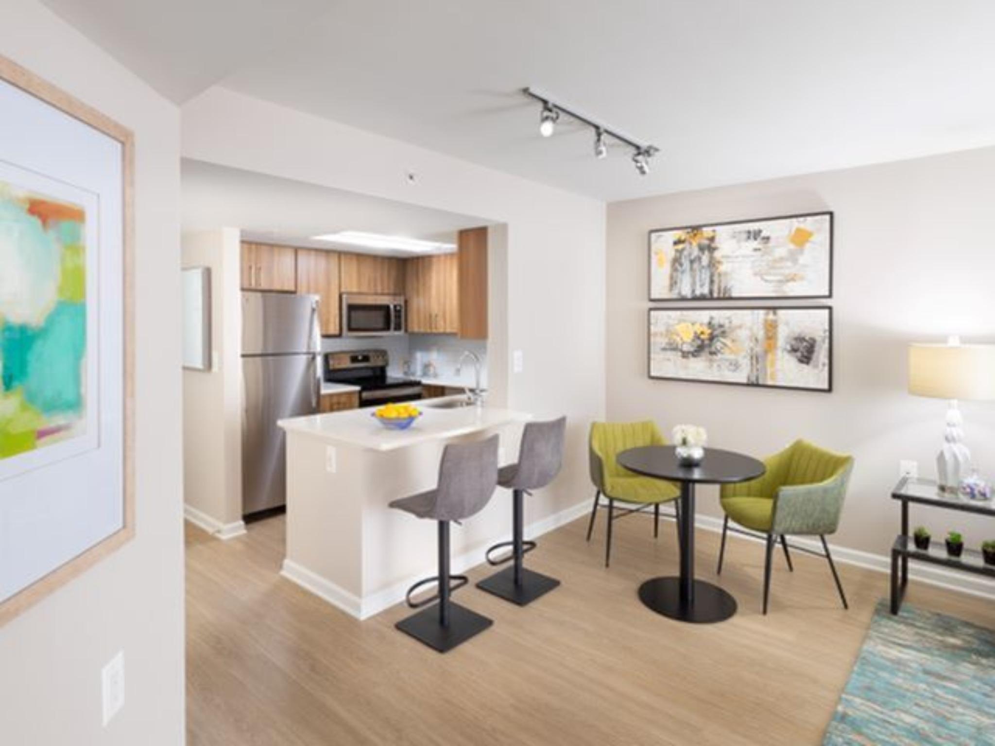 Photo Gallery & Tour Meridian at Ballston Commons Arlington