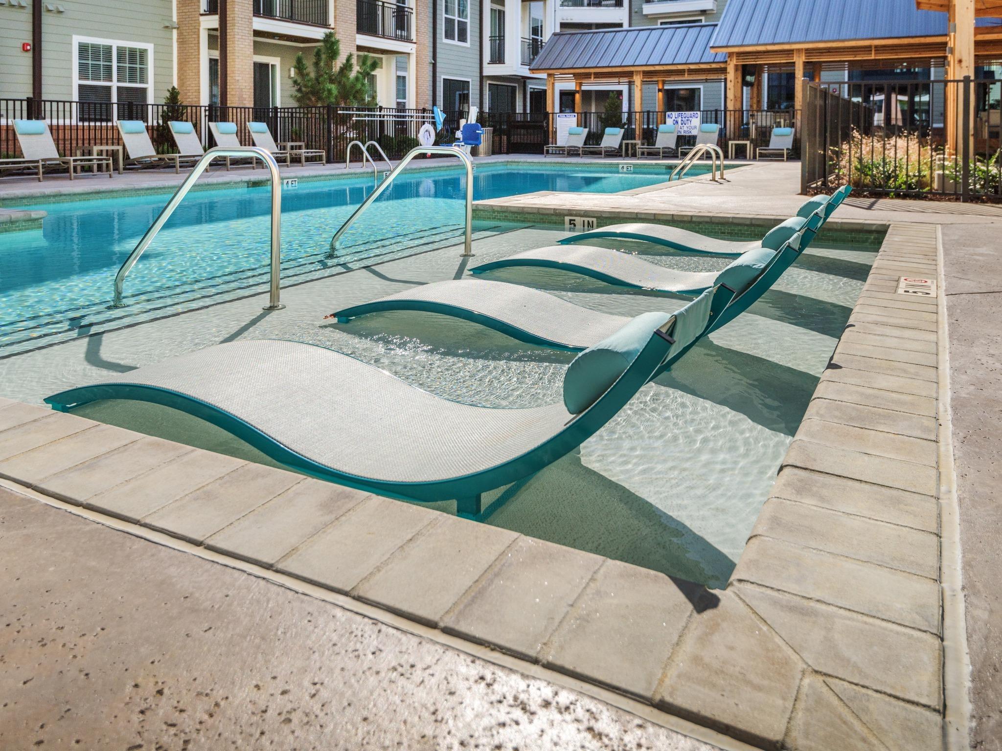 View Photos The Cardinal Apartments