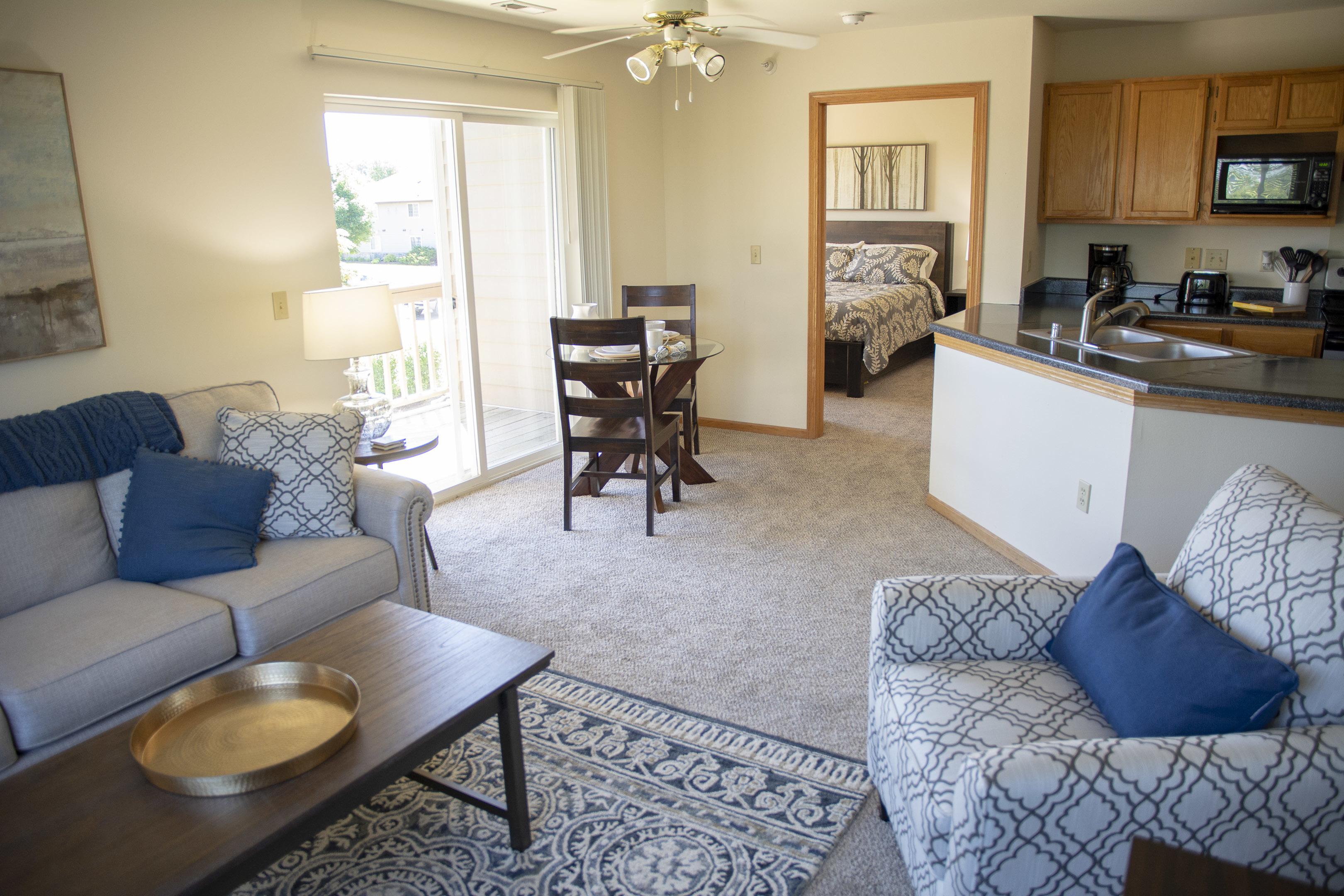 Photo Gallery & Tour Saddle Brook Apartments