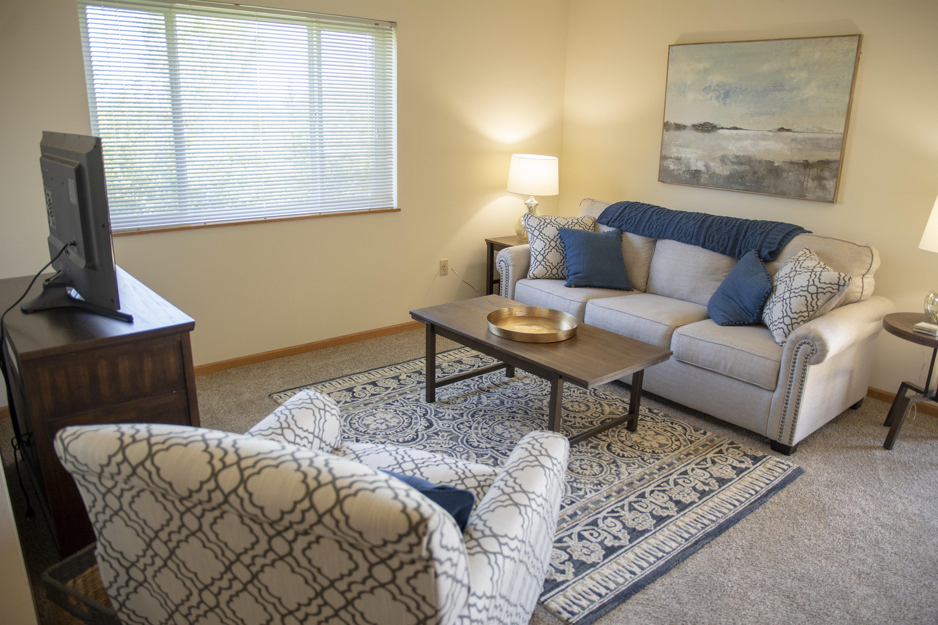 Photo Gallery & Tour Saddle Brook Apartments
