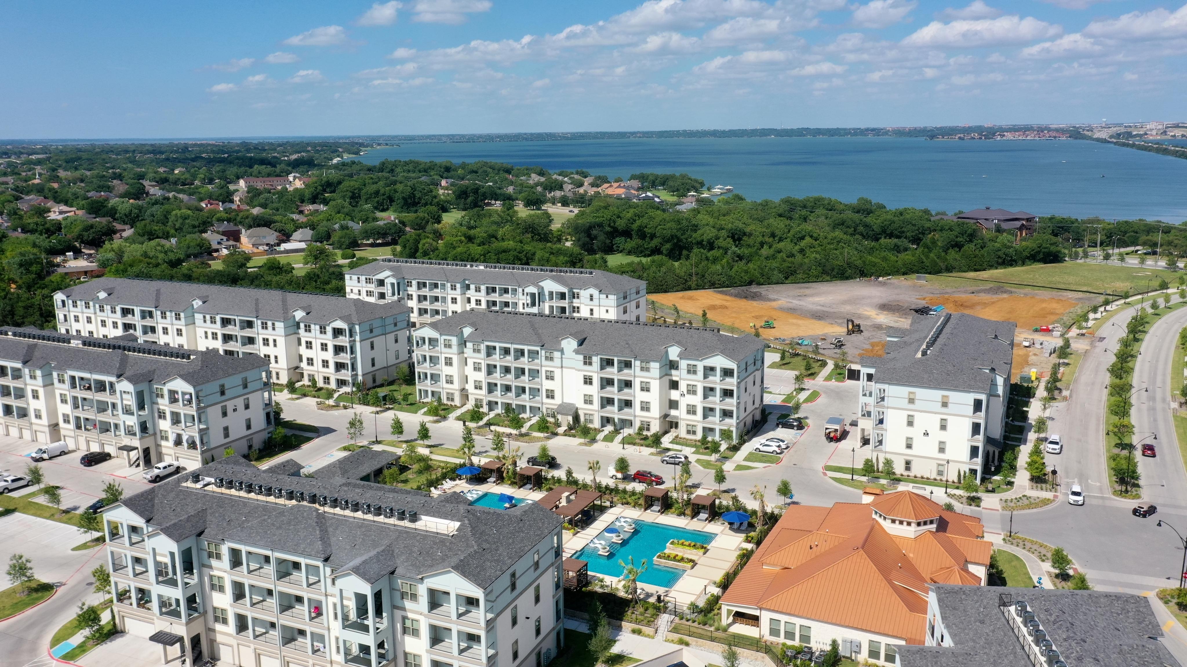 Apartments For Rent In Rowlett TX The Mansions at Bayside