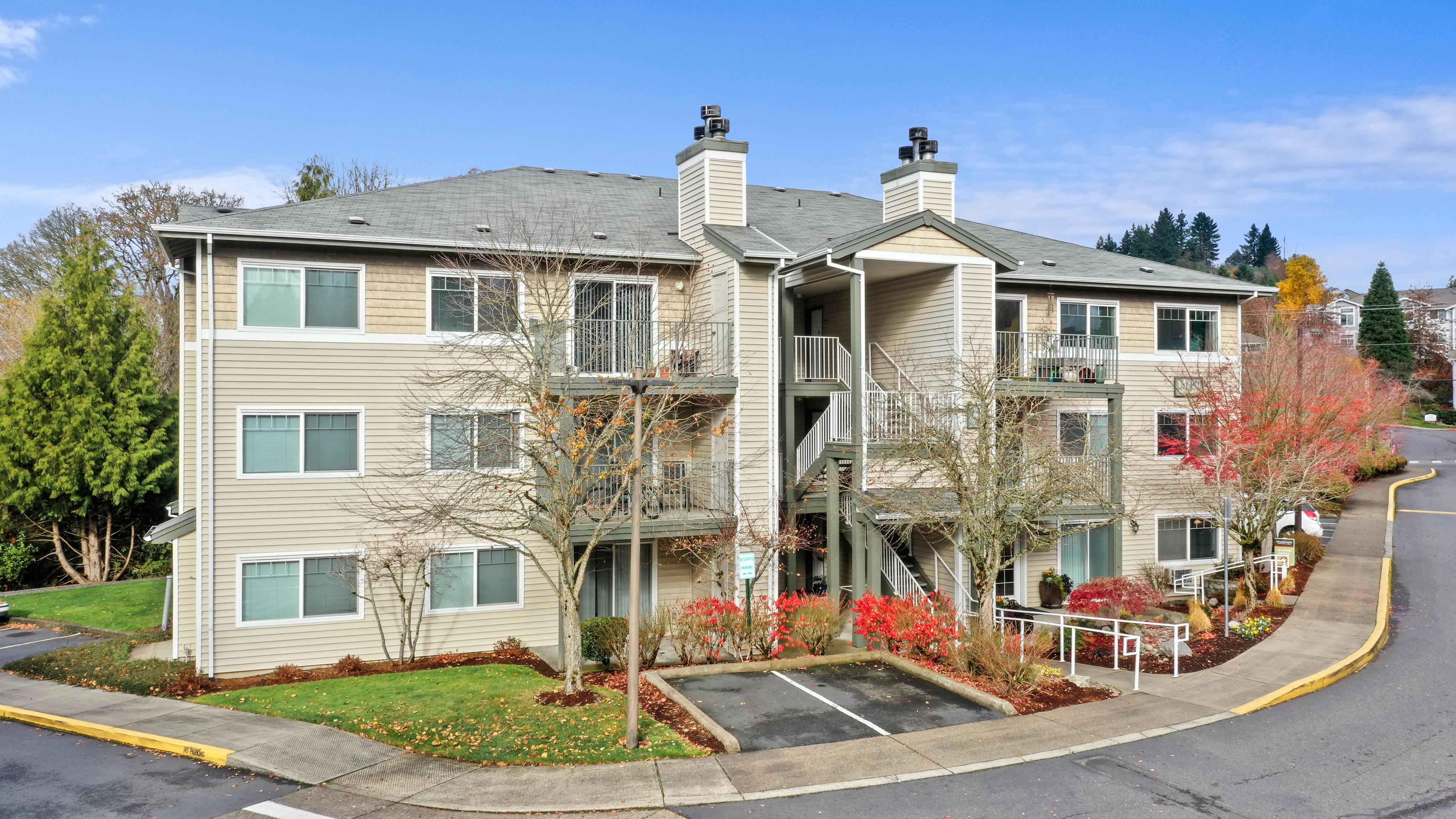 View Photos Woodview Apartment Homes