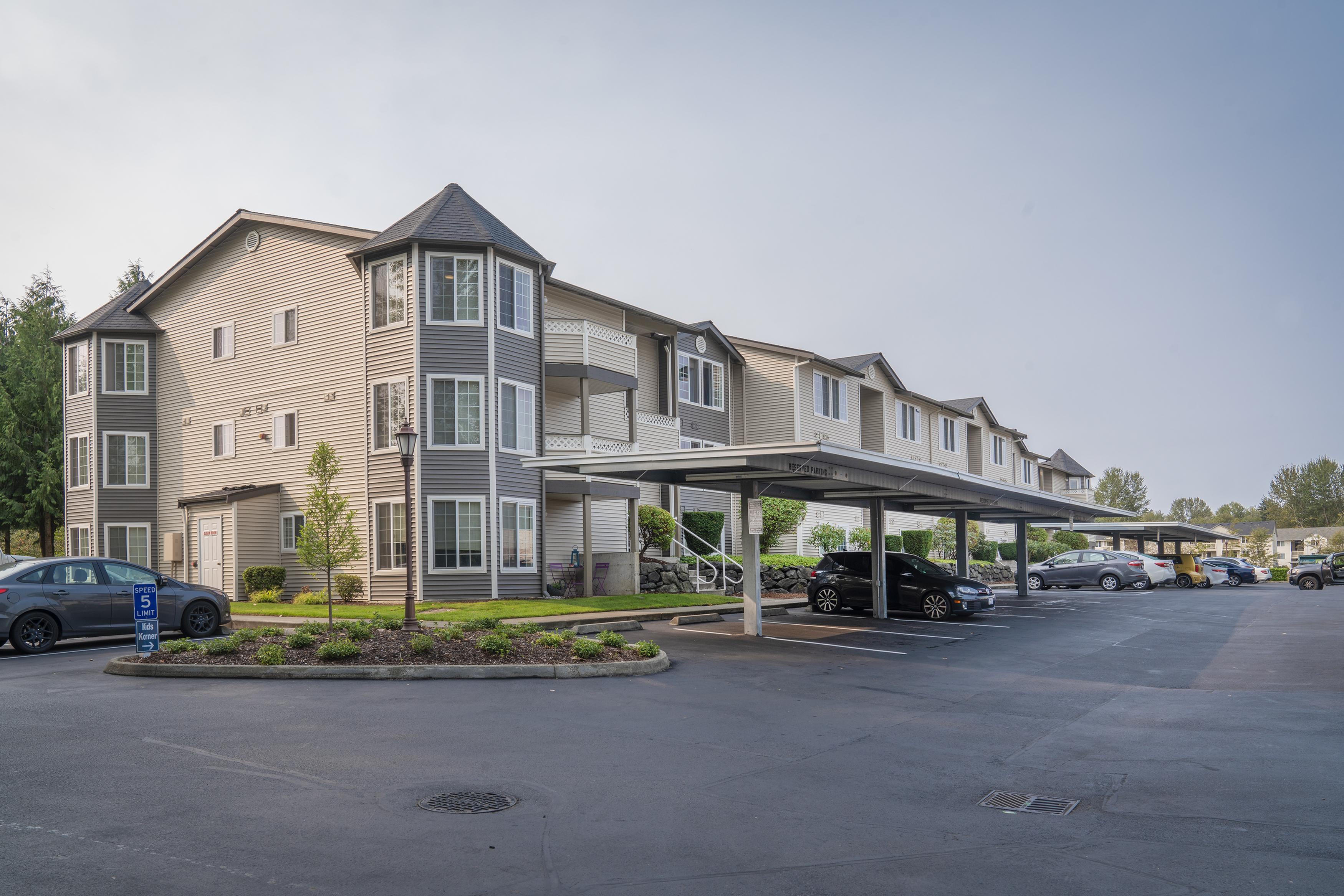 Apartments in Parkland, WA Nantucket Gate