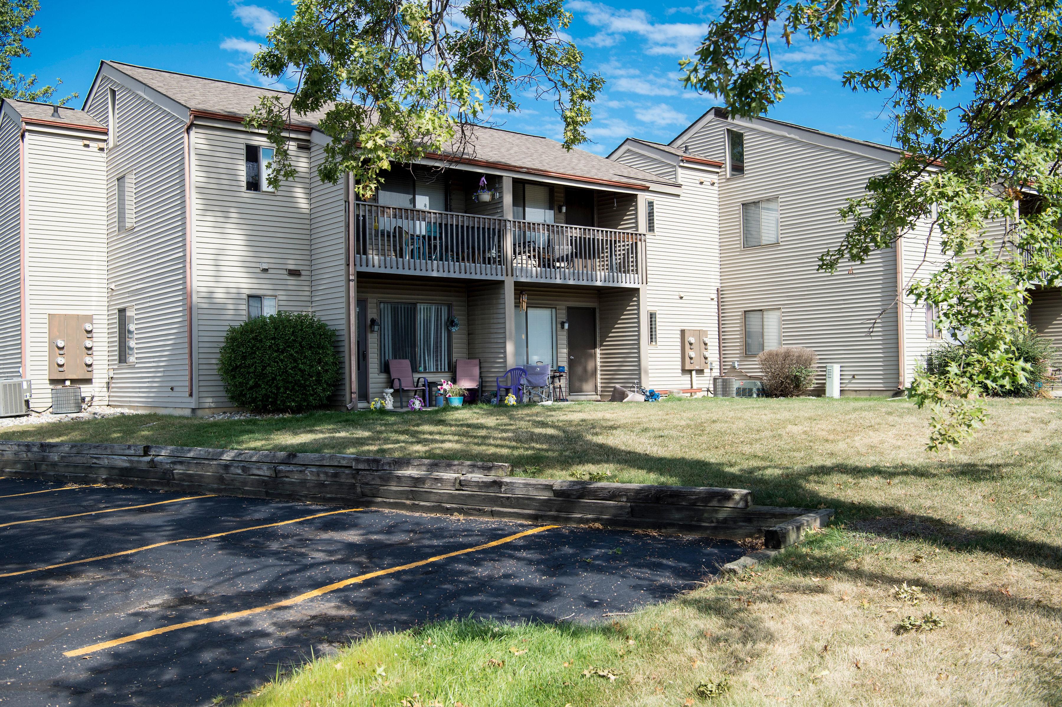 View Photos Brentwood Park Apartments