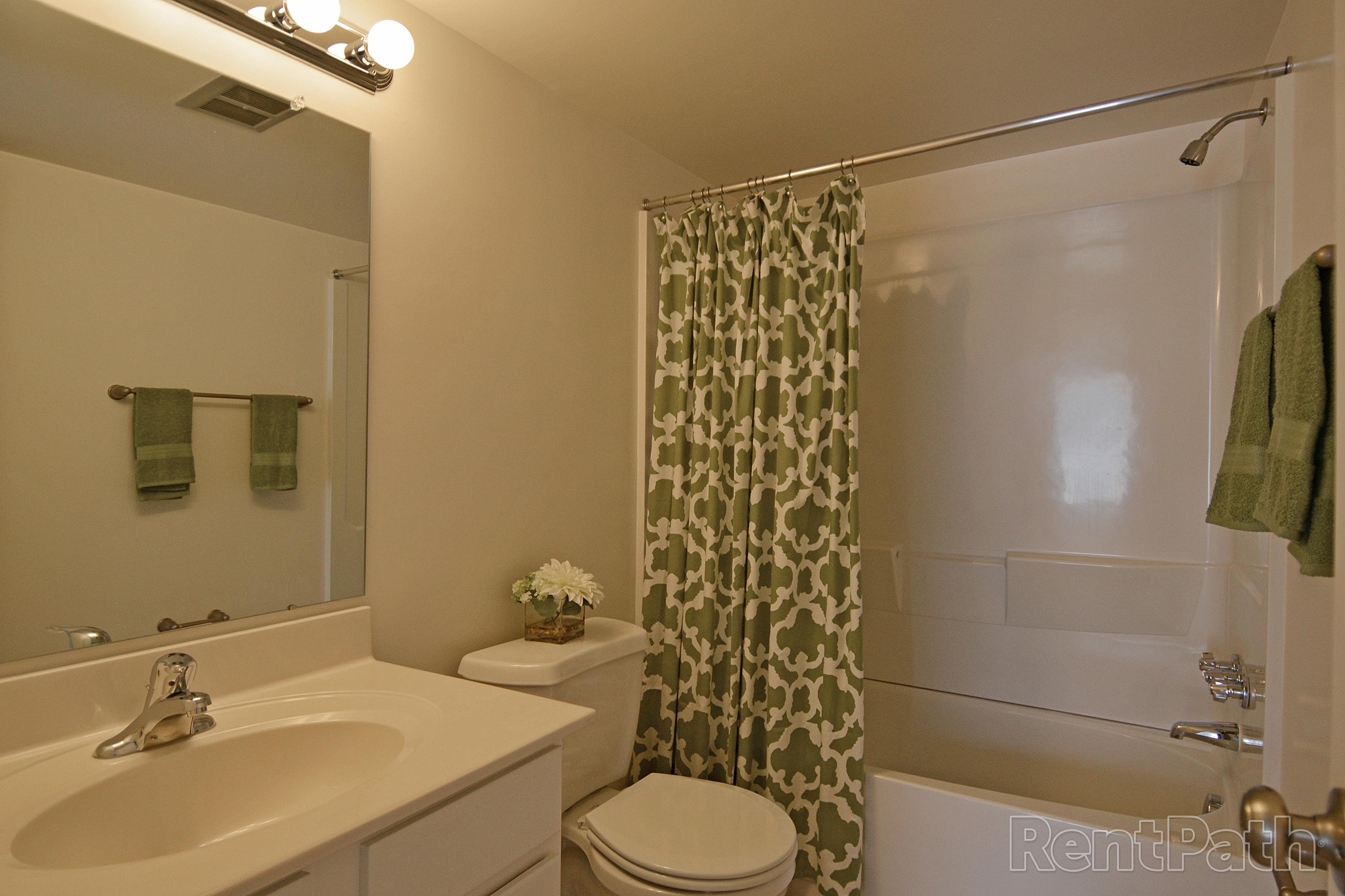 View Photos Cavalier Country Club Apartments