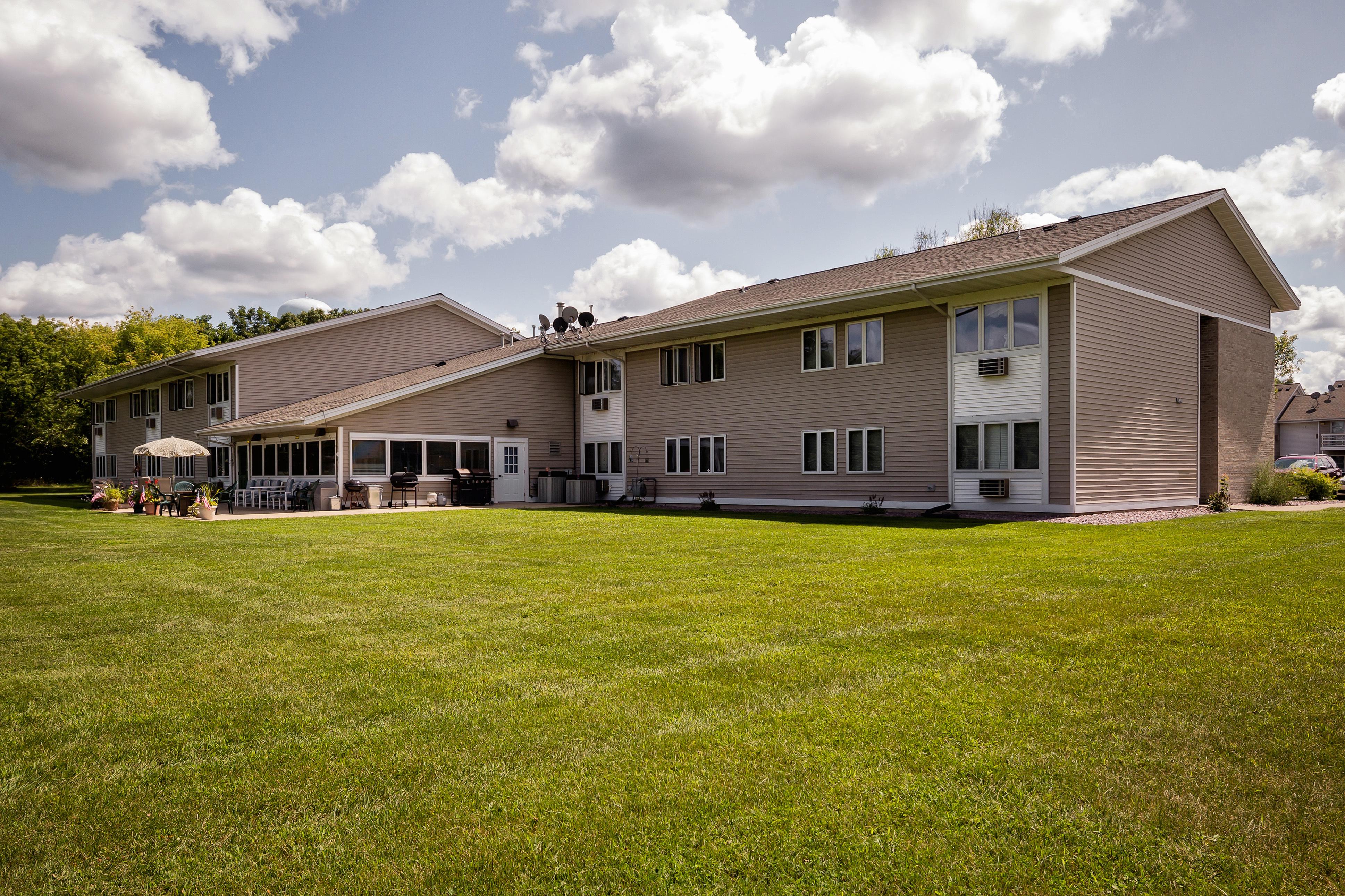 View Photos Pardeeville Parkview I