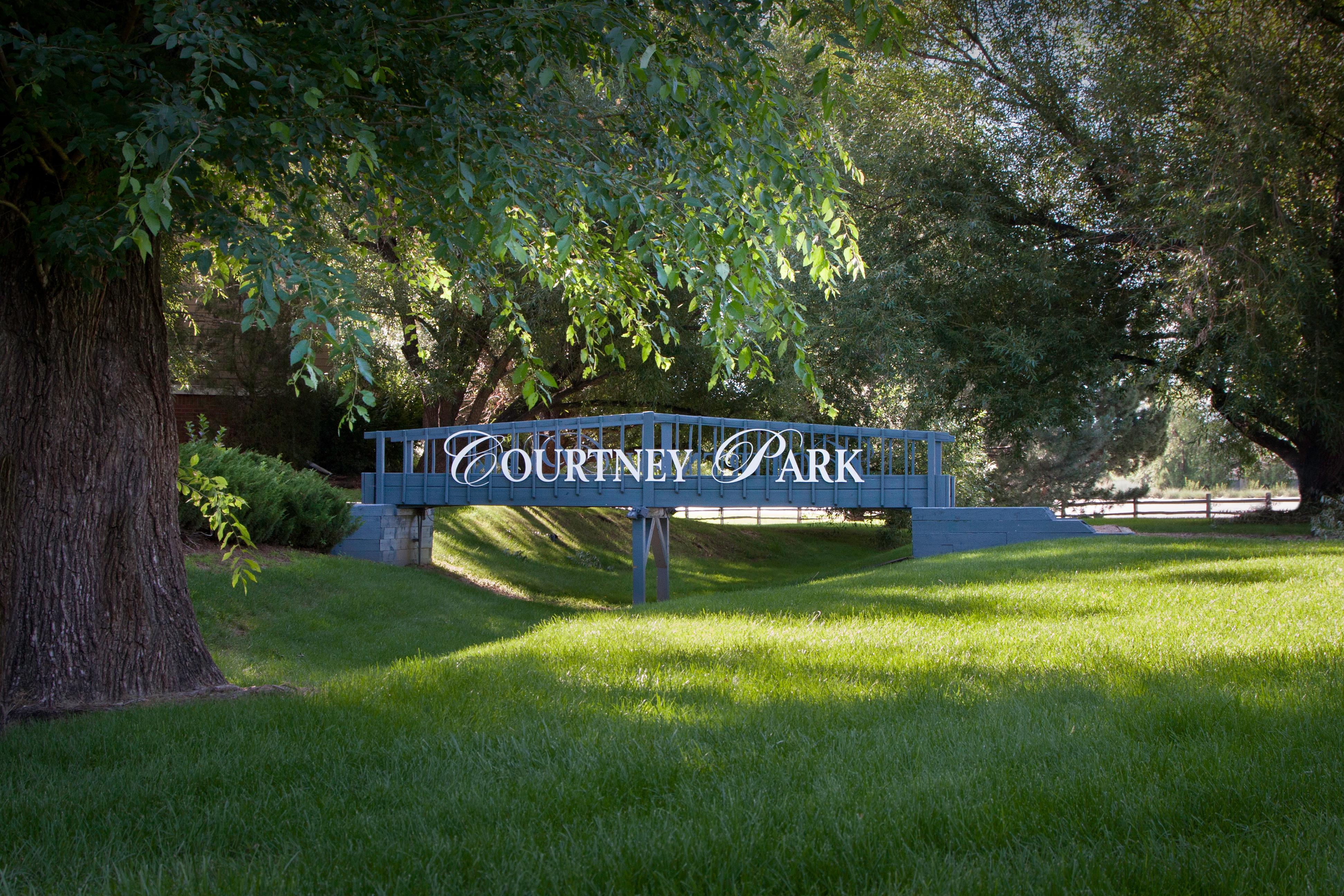 View Photos & Take A Virtual Tour | Courtney Park Luxury Apartment Homes