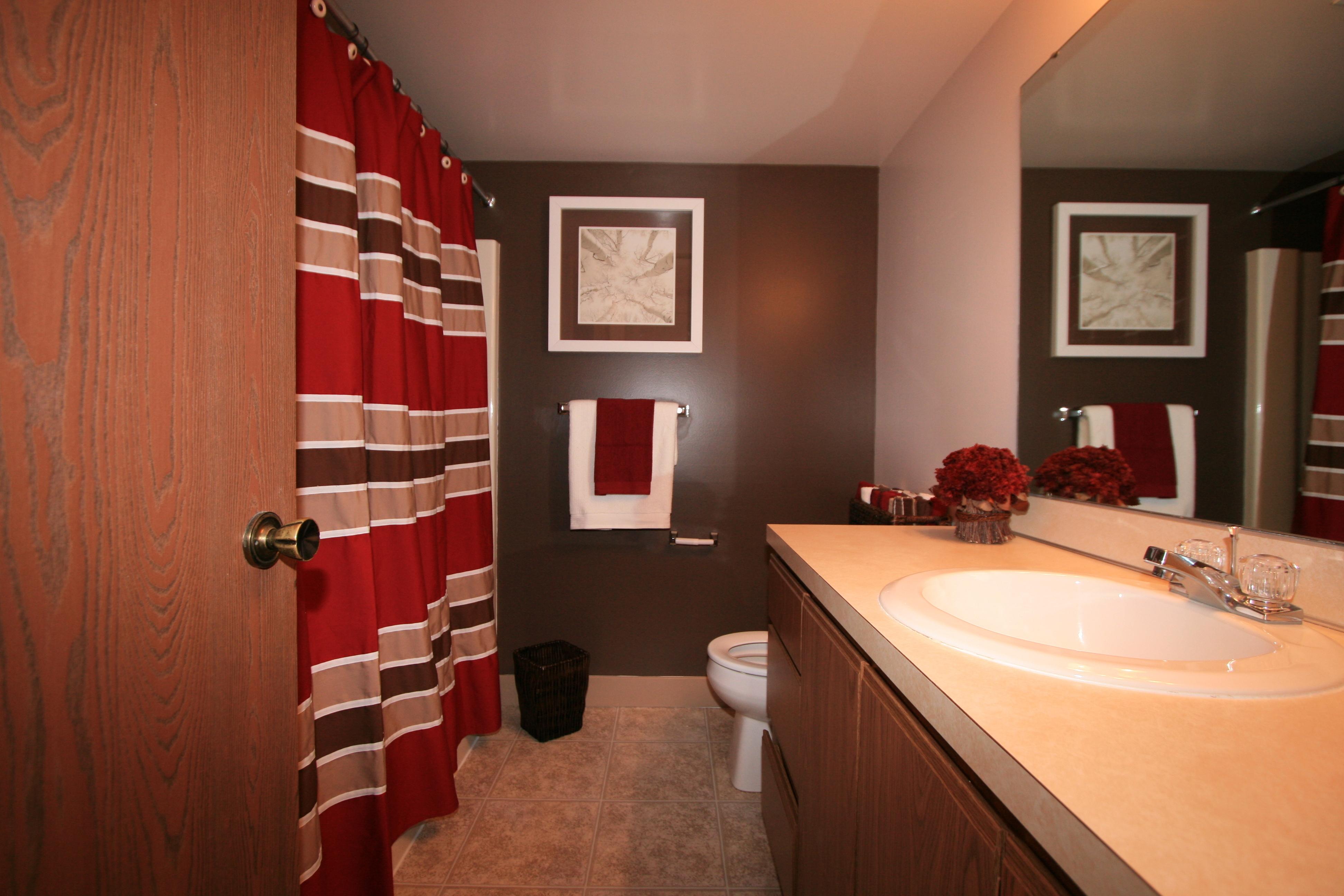 View Photos Chateau Village and Deer View Apartments