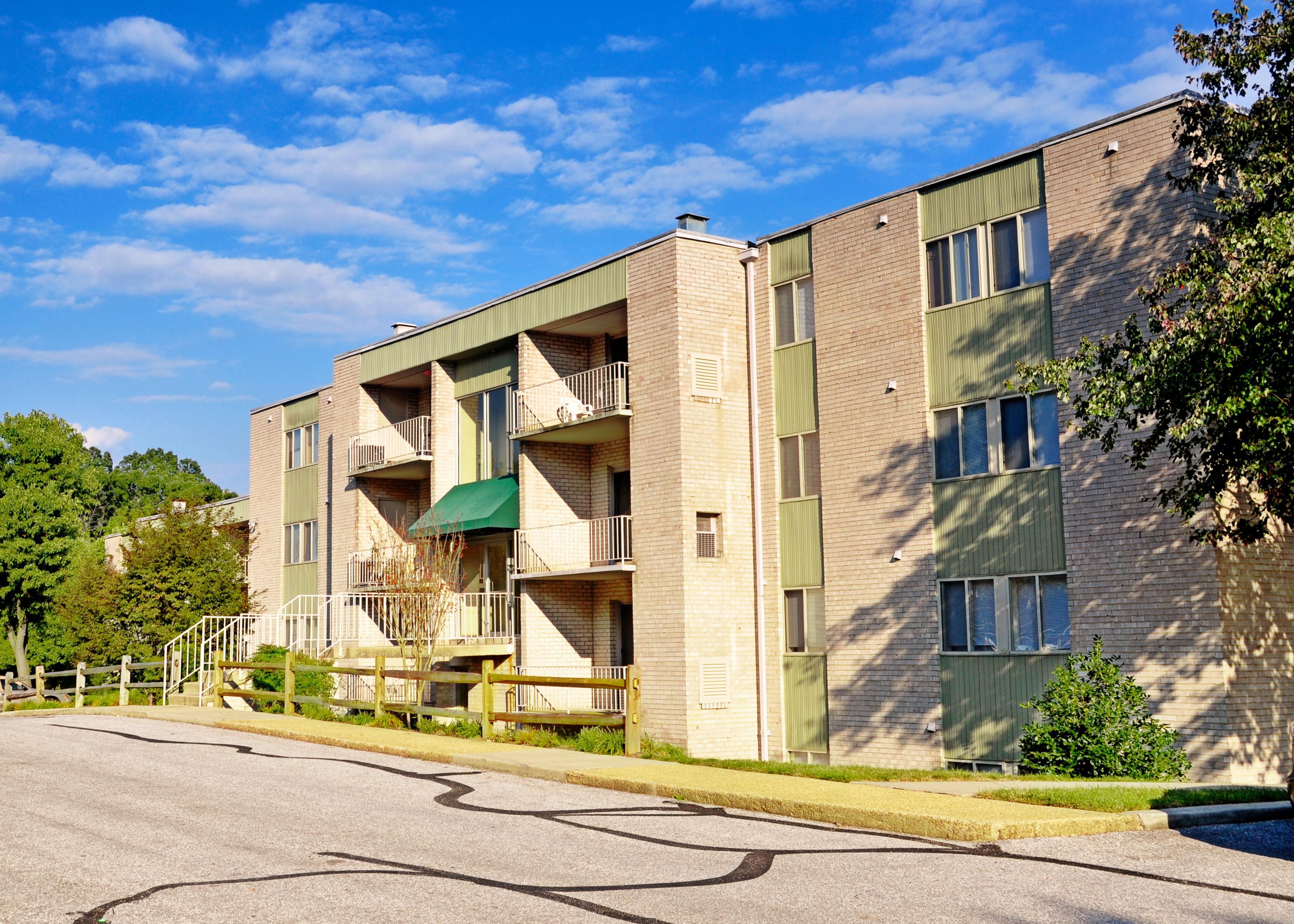 View Photos Oakview Apartments