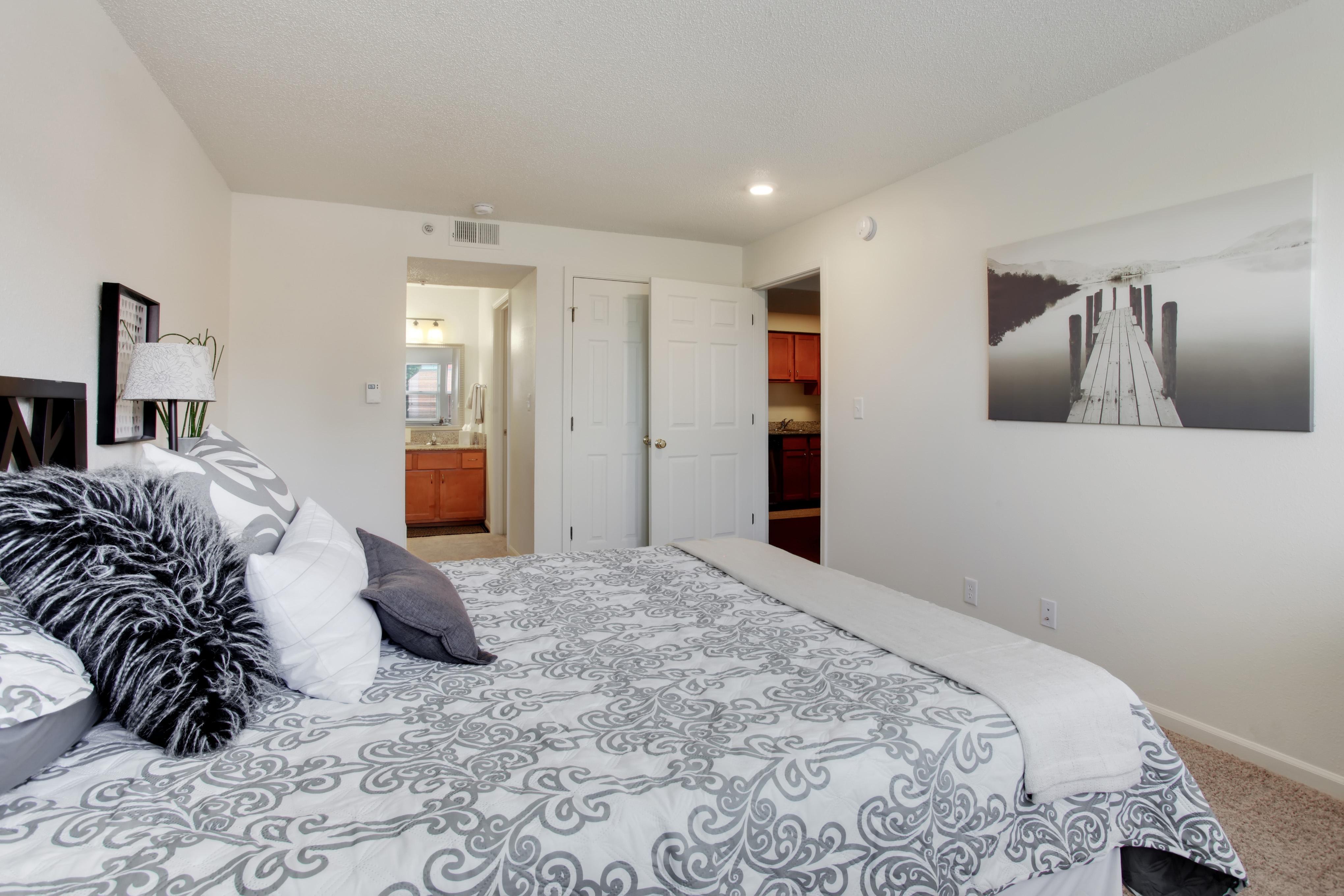 Photos & Virtual Tour Union Hill on Main Apartments Kansas City, MO