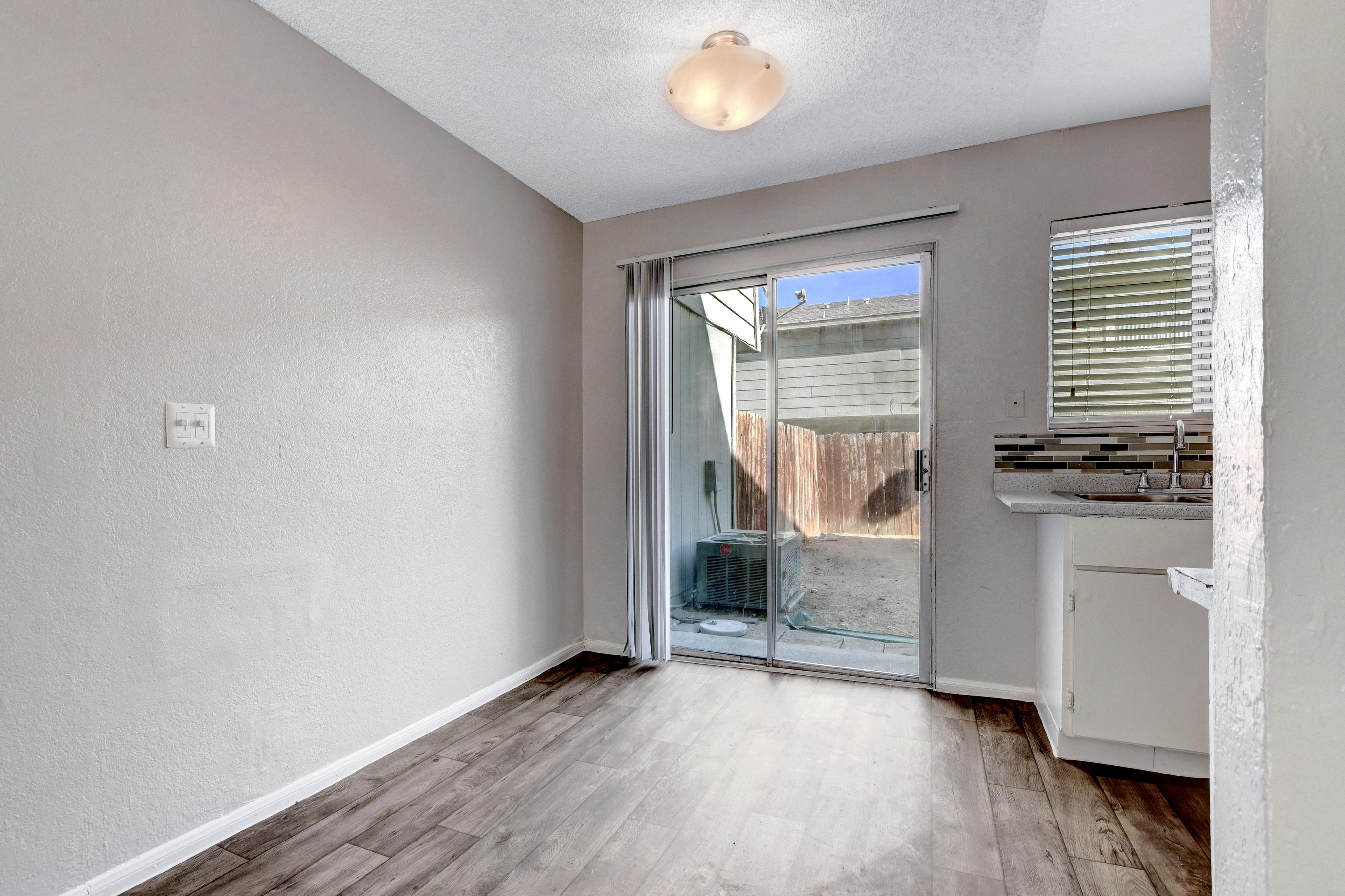 View Photos Green Tree Apartments