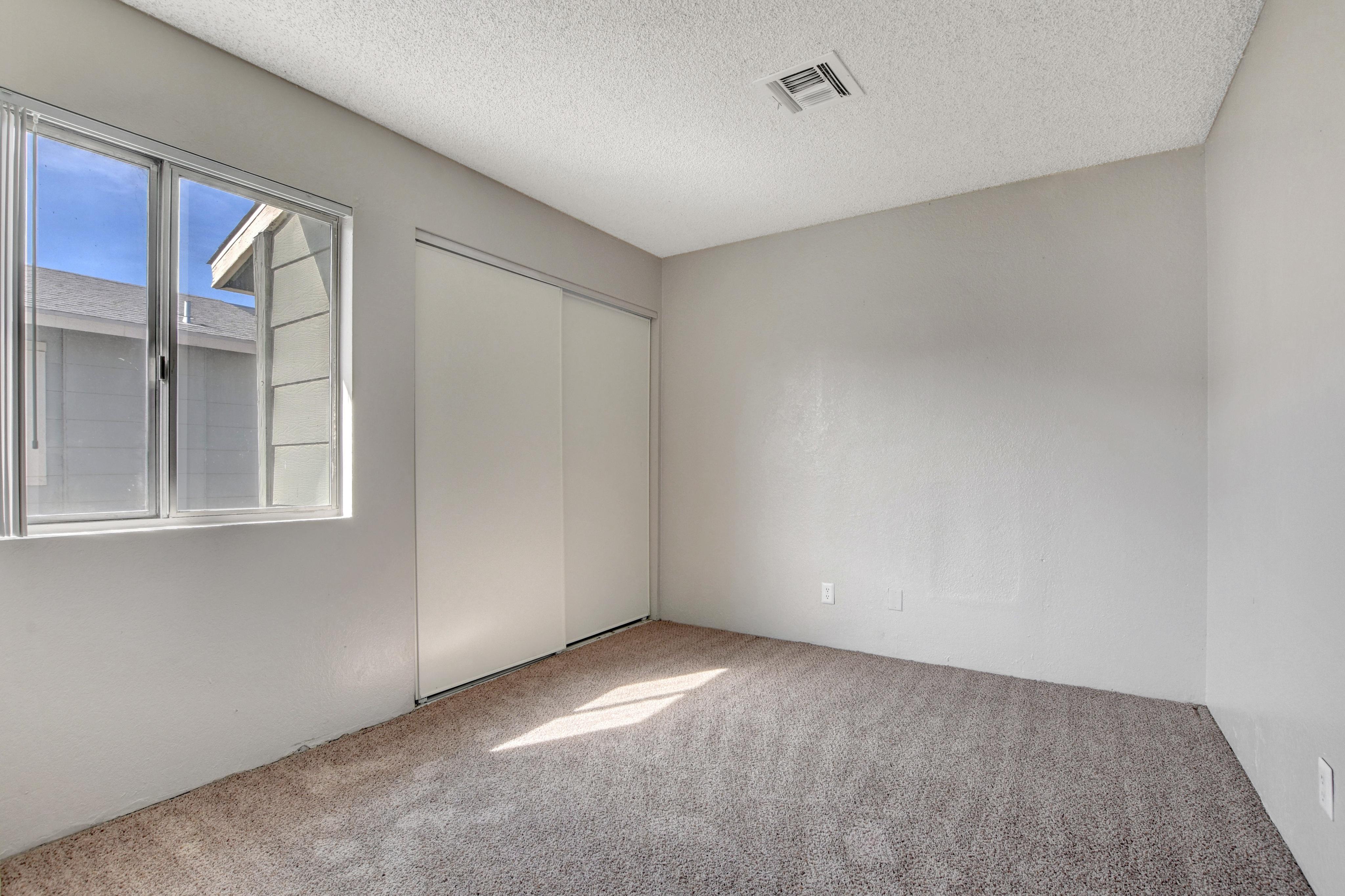 View Photos Green Tree Apartments